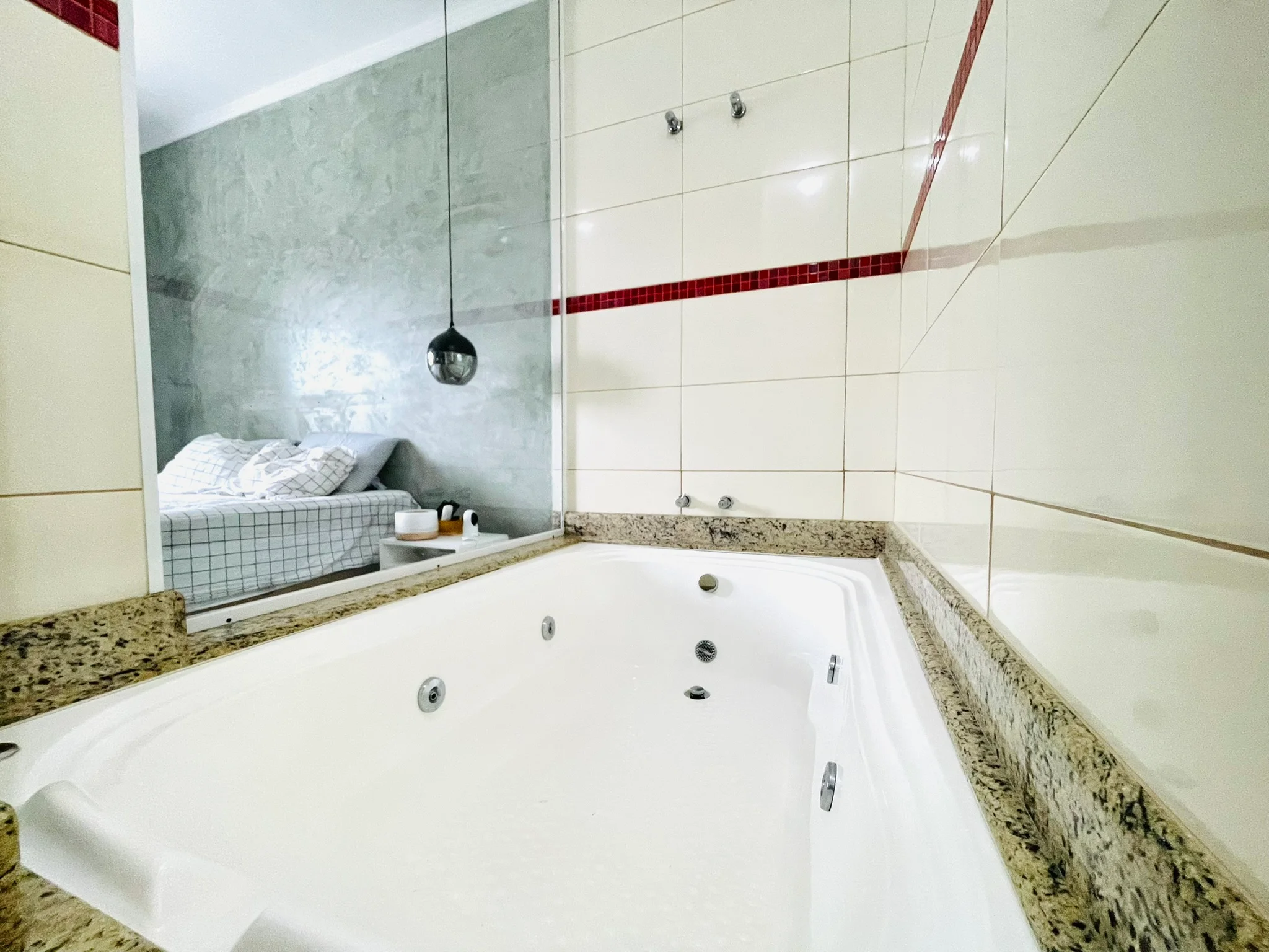 Casa à venda com 3 dormitórios no Condomínio Campos do Conde II em Tremembé/SP. 