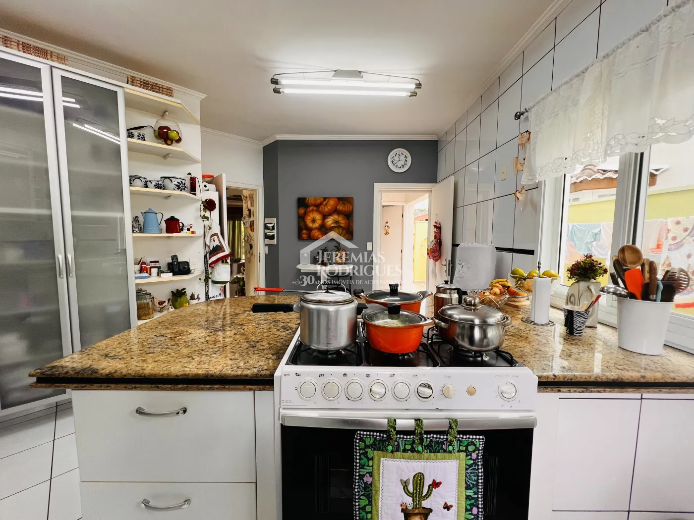 Casa com 4 dormitórios, 305 m² - Condomínio Taubaté Village - Taubaté/SP.