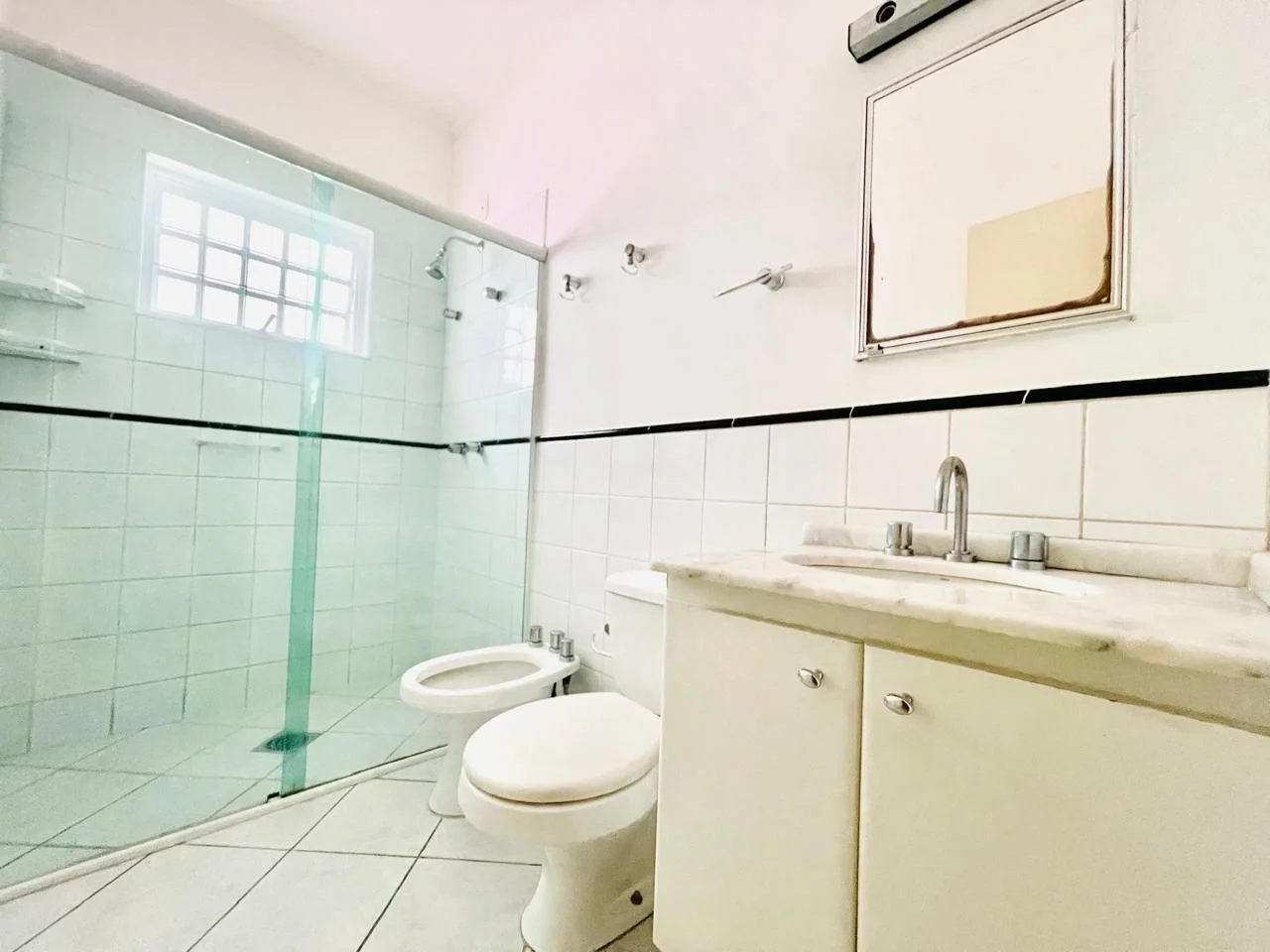 Casa com 3 dormitórios á venda no Condomínio Taubaté Village em Taubaté/SP.