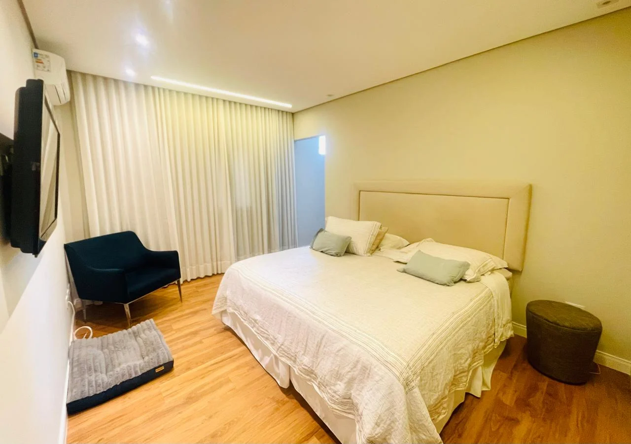 Casa à venda com 3 dormitórios no Condomínio Terras de San Marco em Taubaté/SP.