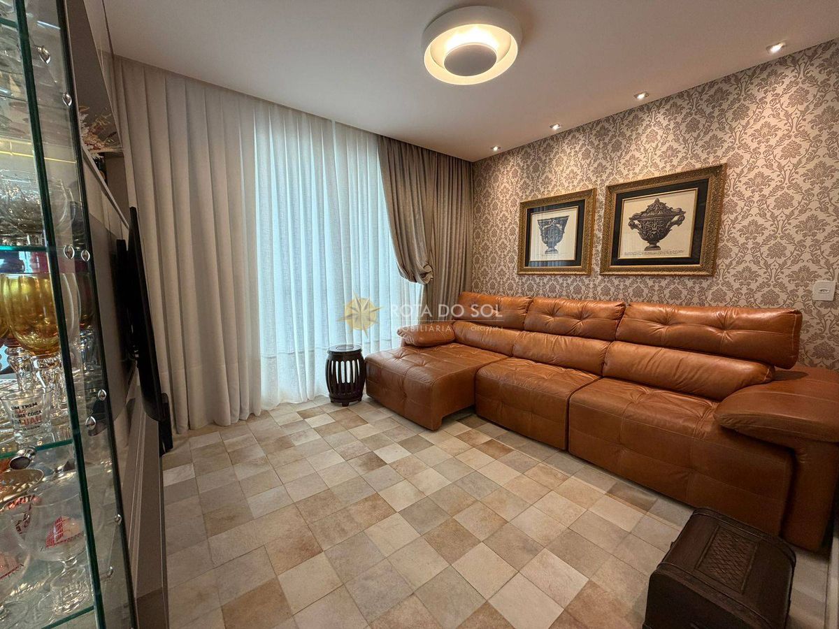 Apartamento Mobiliado 4 Suítes à Venda Meia Praia Itapema SC
