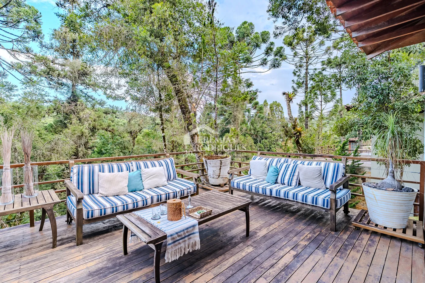 Casa para venda com 5 suítes no Condomínio Villandry em Campos do Jordão/SP