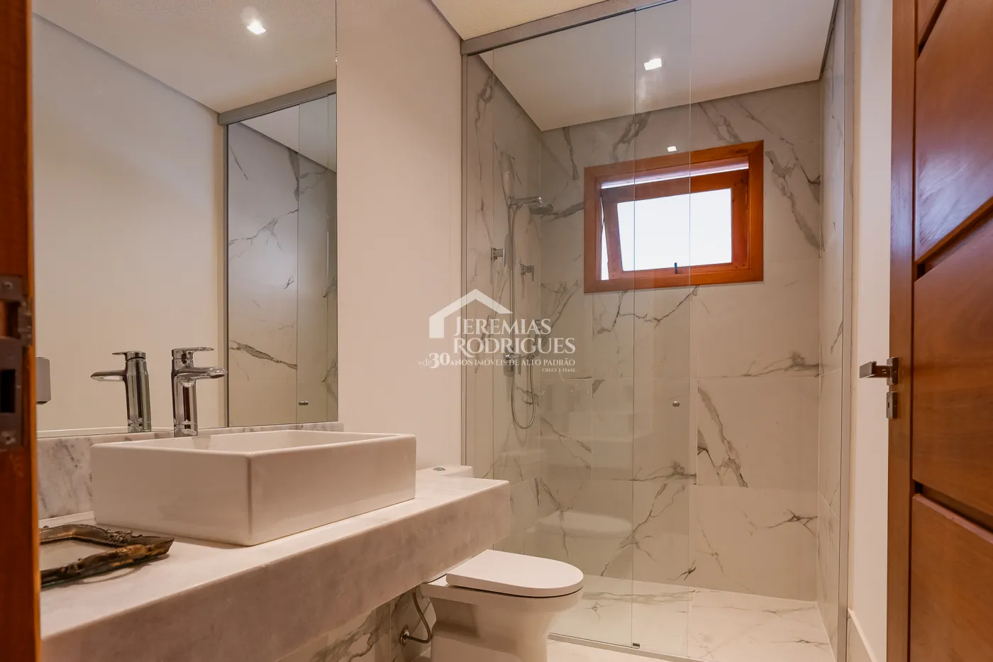 Casa com 4 suítes no condomínio Reserva Figueiredo em Campos do Jordão/SP