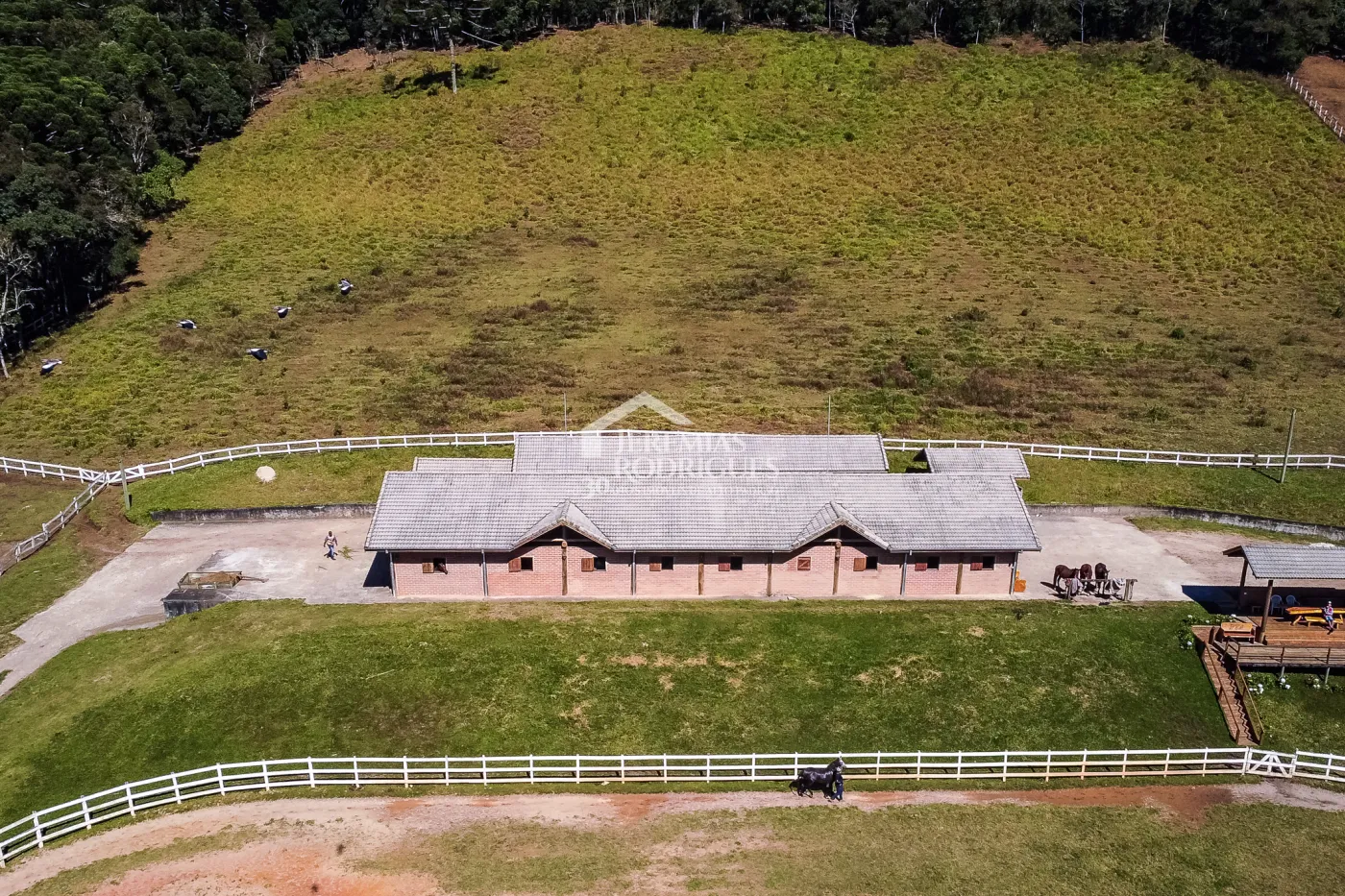 Fazenda com 2.904.000 m² - Sapucaí-Mirim - MG