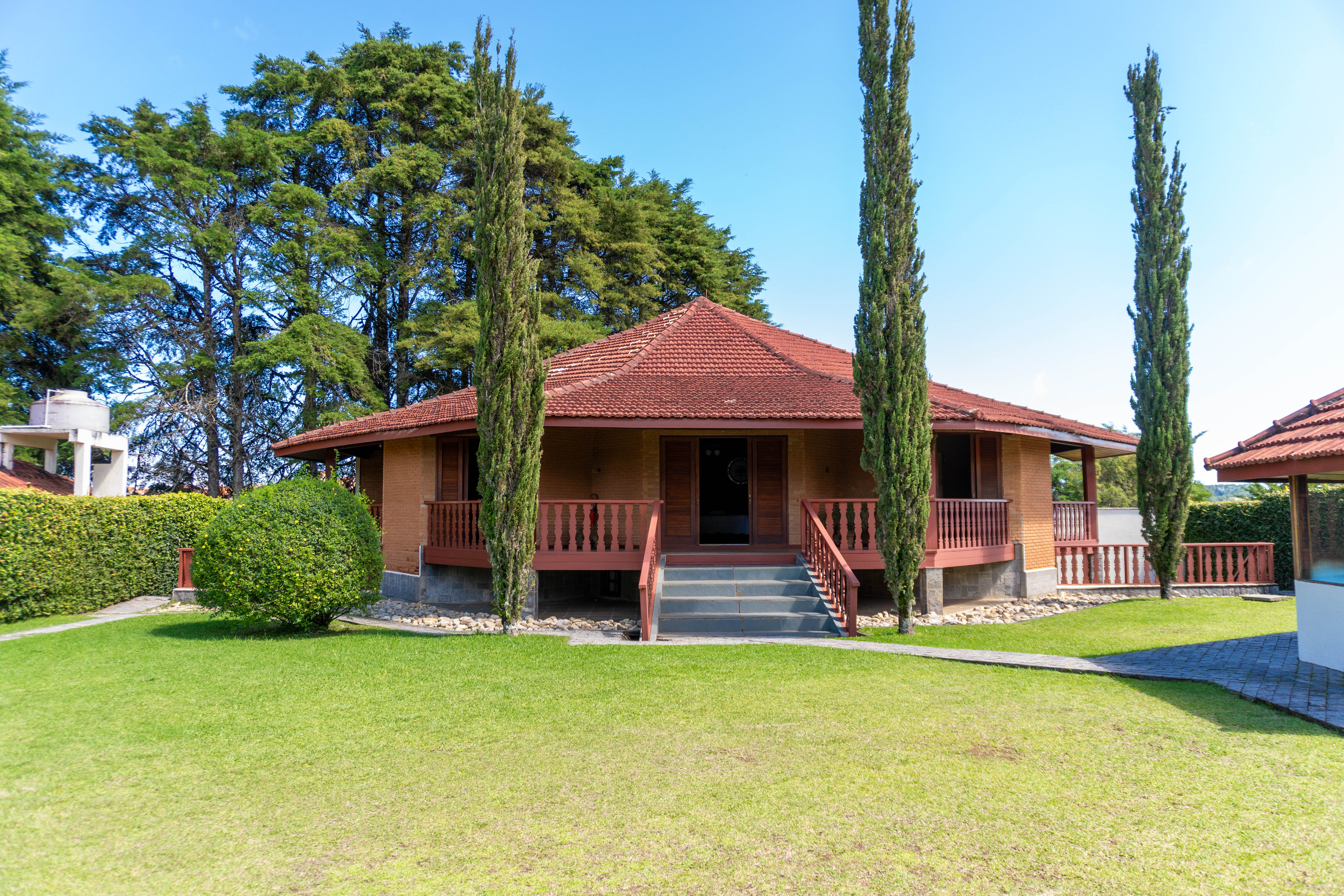 Pousada à venda com 6 suítes no bairro Vila Marinella em Campos do Jordão/SP.