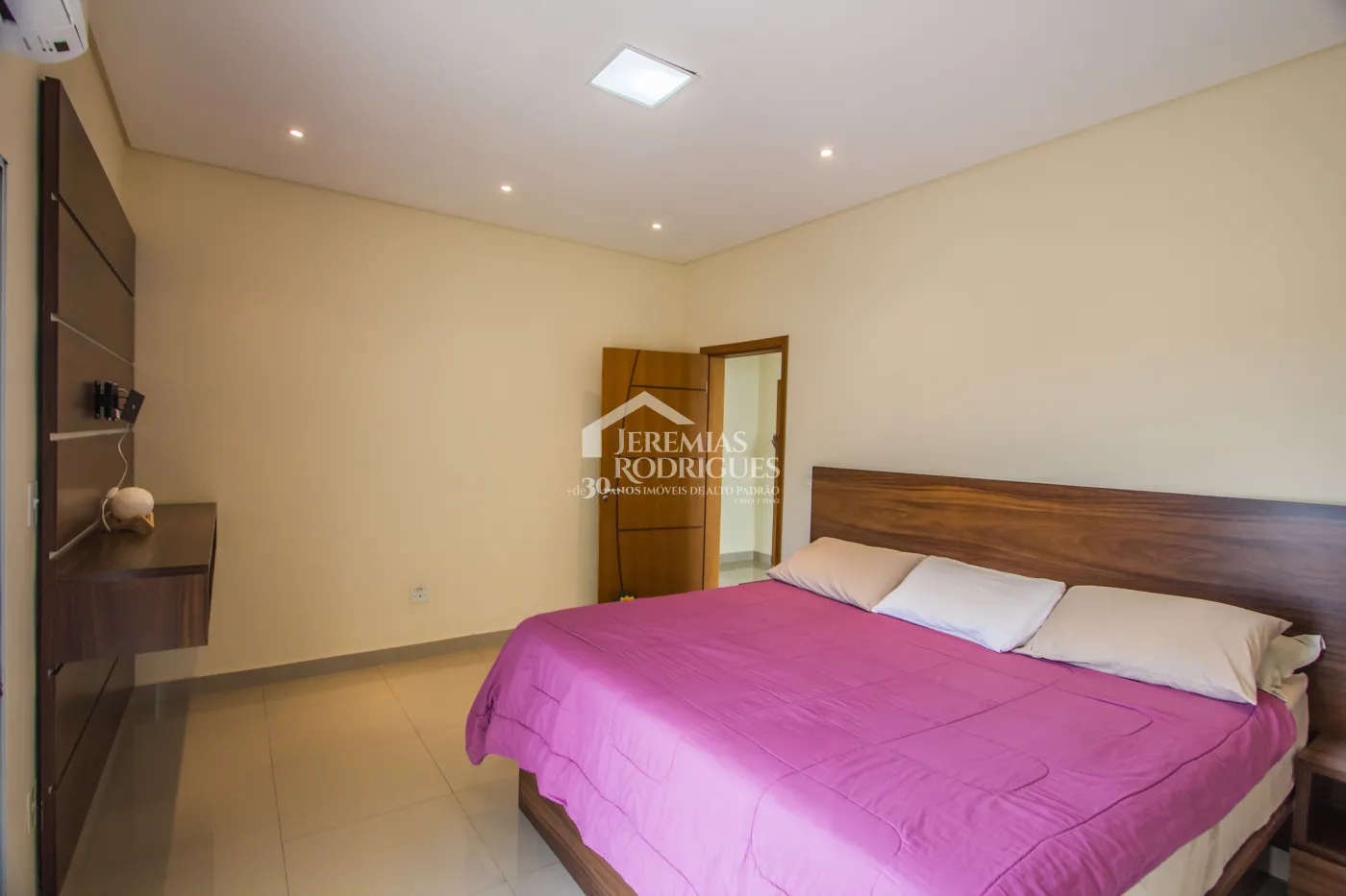 Casa com 4 dormitórios, 295 m² - Condomínio Reserva dos Lagos - Pindamonhangaba/SP