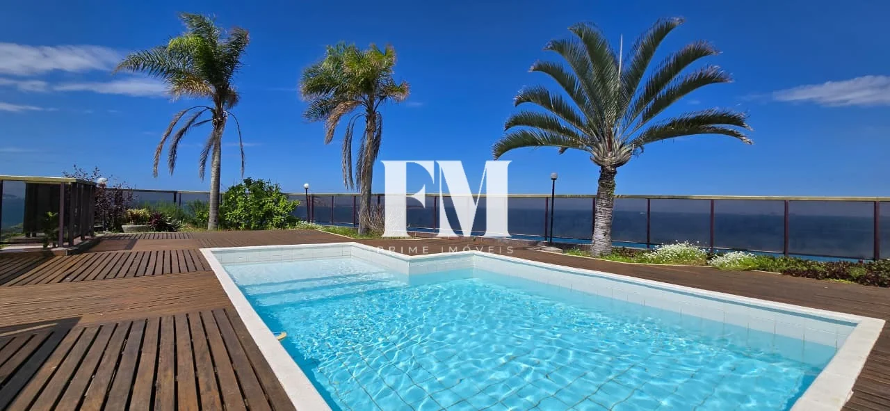 Cobertura única e exclusiva com 850 m². Vista panorâmica da praia de Ipanema e o Arpoador.