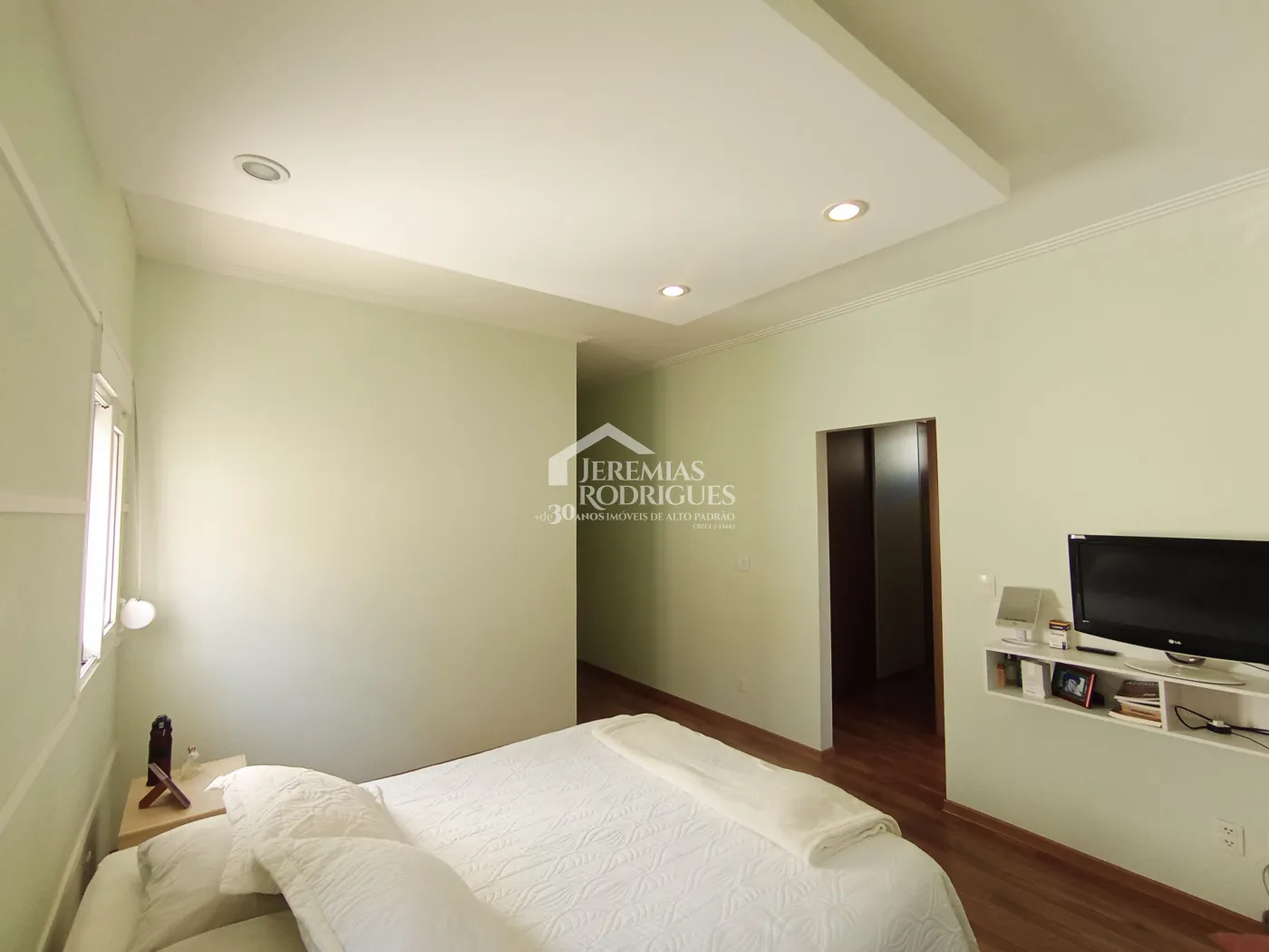 Casa à venda com 4 dormitórios no Condomínio Village Paineiras em Pindamonhangaba/SP