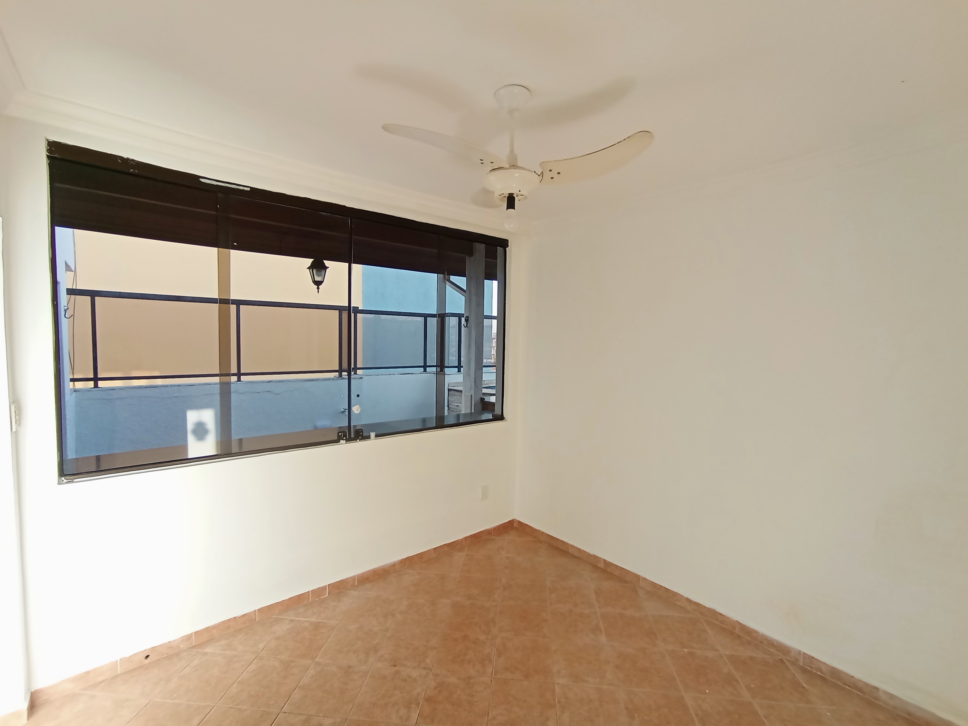 Cobertura à venda com 3 dormitórios, 125 m² no Edifício Michel Abud em Taubaté/SP.