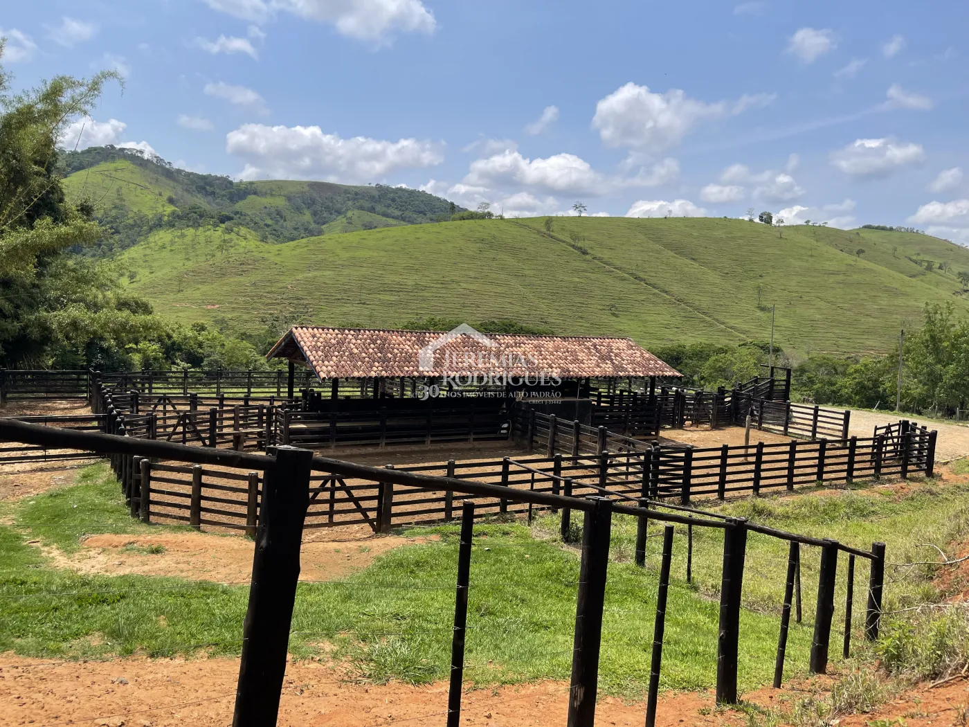 Fazenda com 12 dormitórios - Taubaté/SP