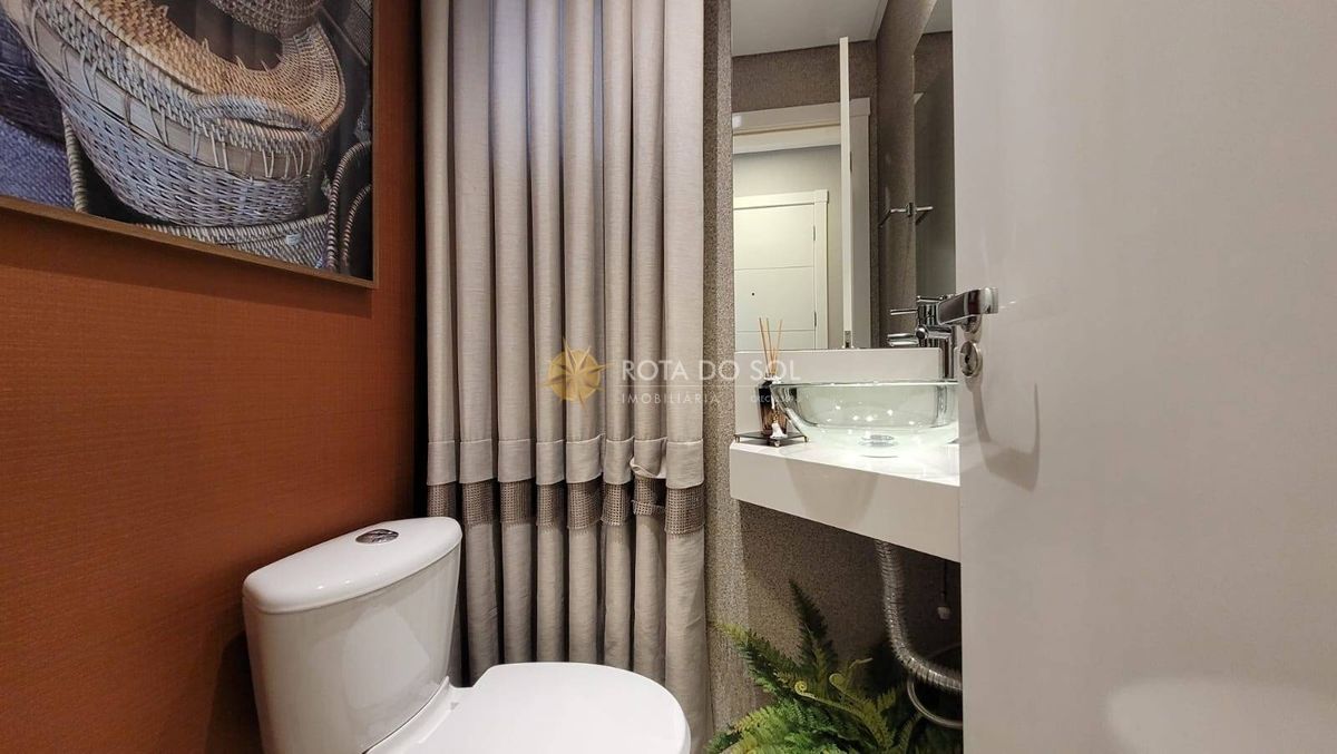 Kandinsky Apartamento 3 Suítes Meia Praia Itapema SC