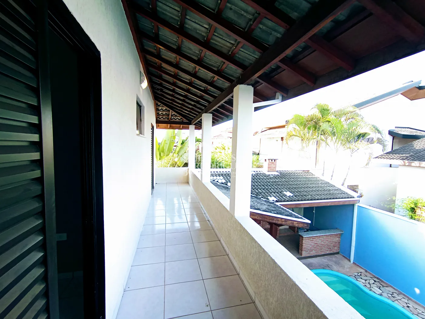 Casa para venda e locação com 4 dormitórios no Condomínio Campos do Conde I em Tremembé/SP