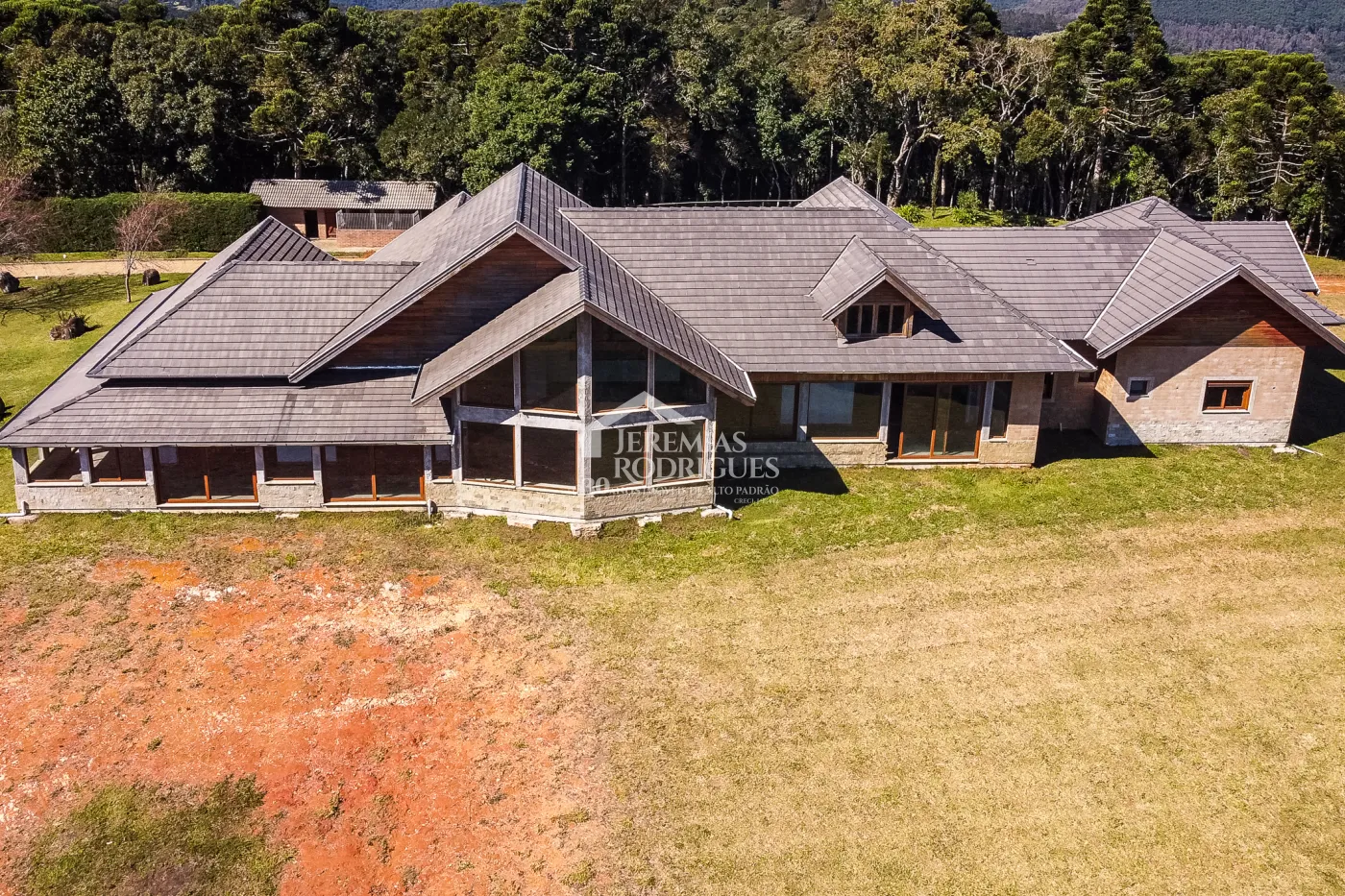Fazenda com 2.904.000 m² - Sapucaí-Mirim - MG