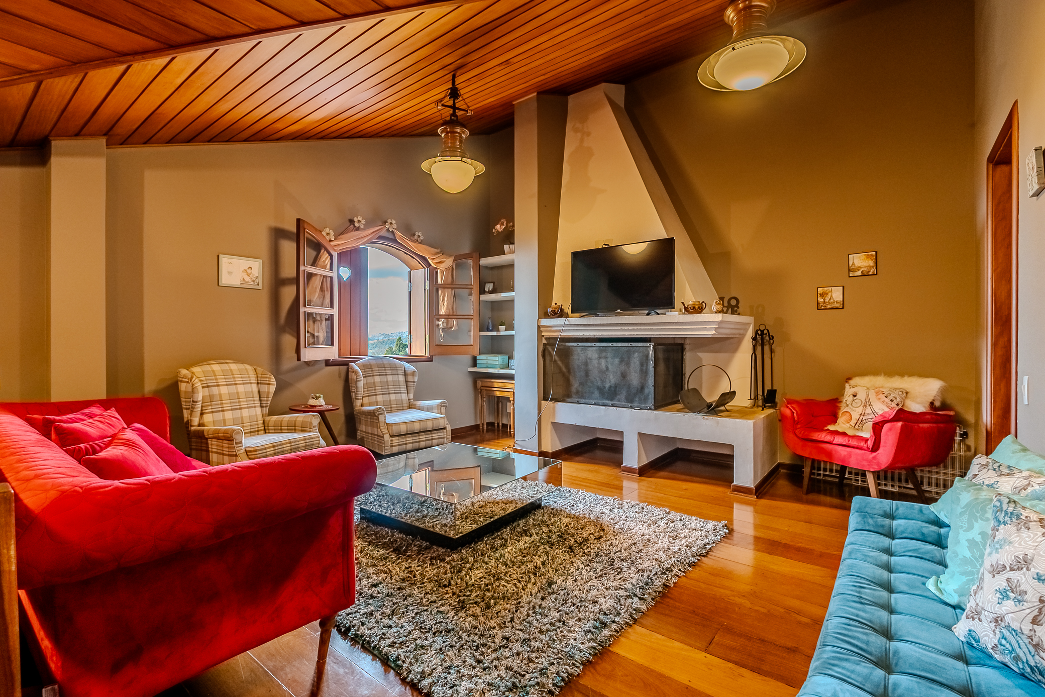 Apartamento duplex à venda, 216 m² no Edifício Village Chamonix em Campos do Jordão/SP.
