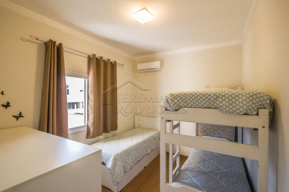 Casa à venda no Condomínio Colonial Village I em Pindamonhangaba/SP