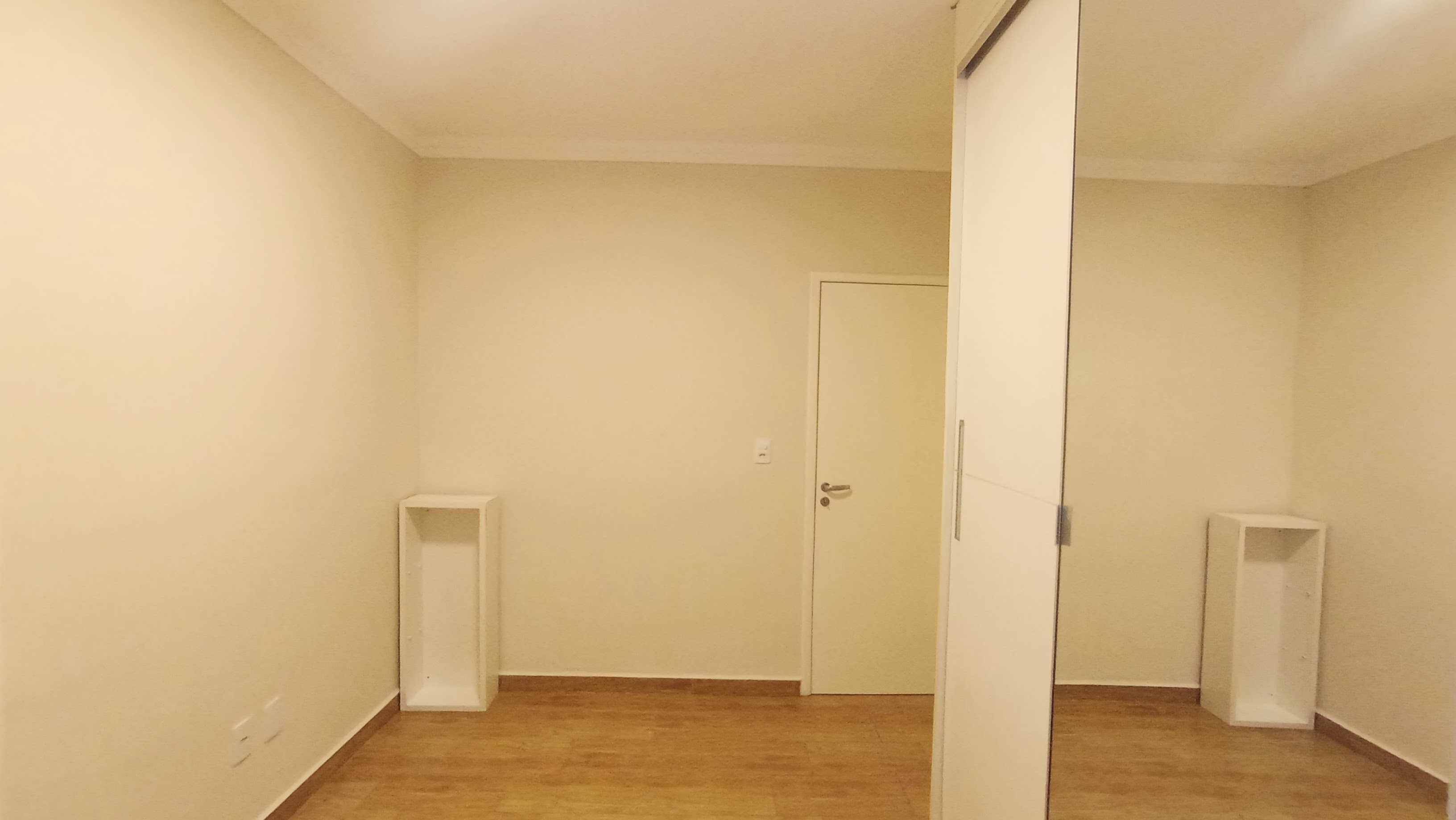 Casa para locação com 3 suítes no Condomínio Campos do Conde II - Chambord em Tremembé/SP.