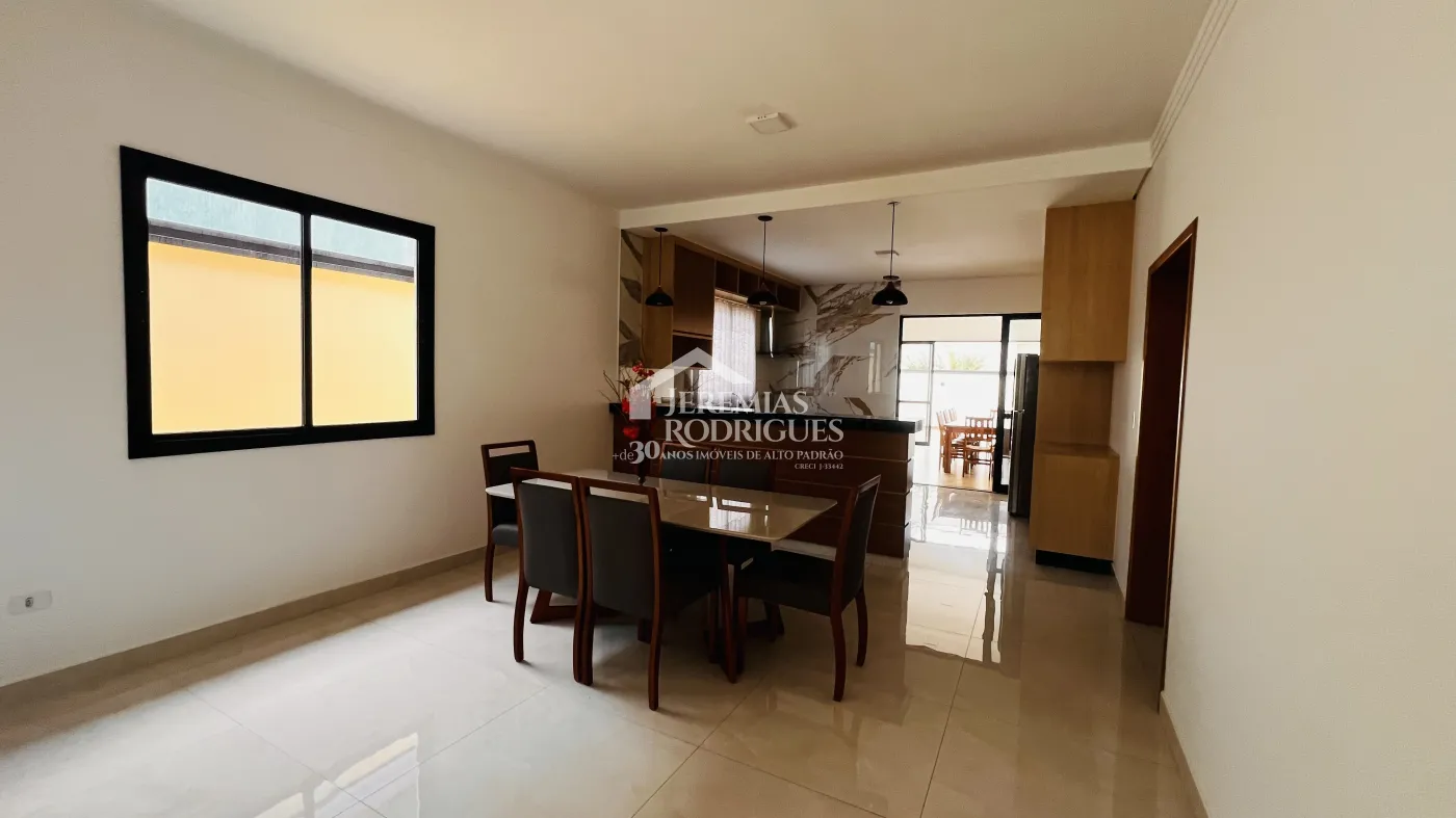 Casa à venda com 3 dormitórios no Condomínio Residencial Tecoara em Taubaté/SP.