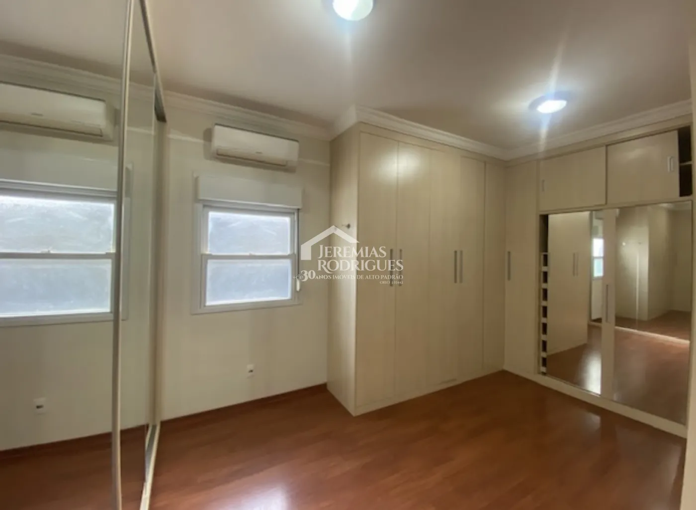 Sobrado com 5 dormitórios, 300 m² - Condomínio Taubaté Village - Taubaté/SP