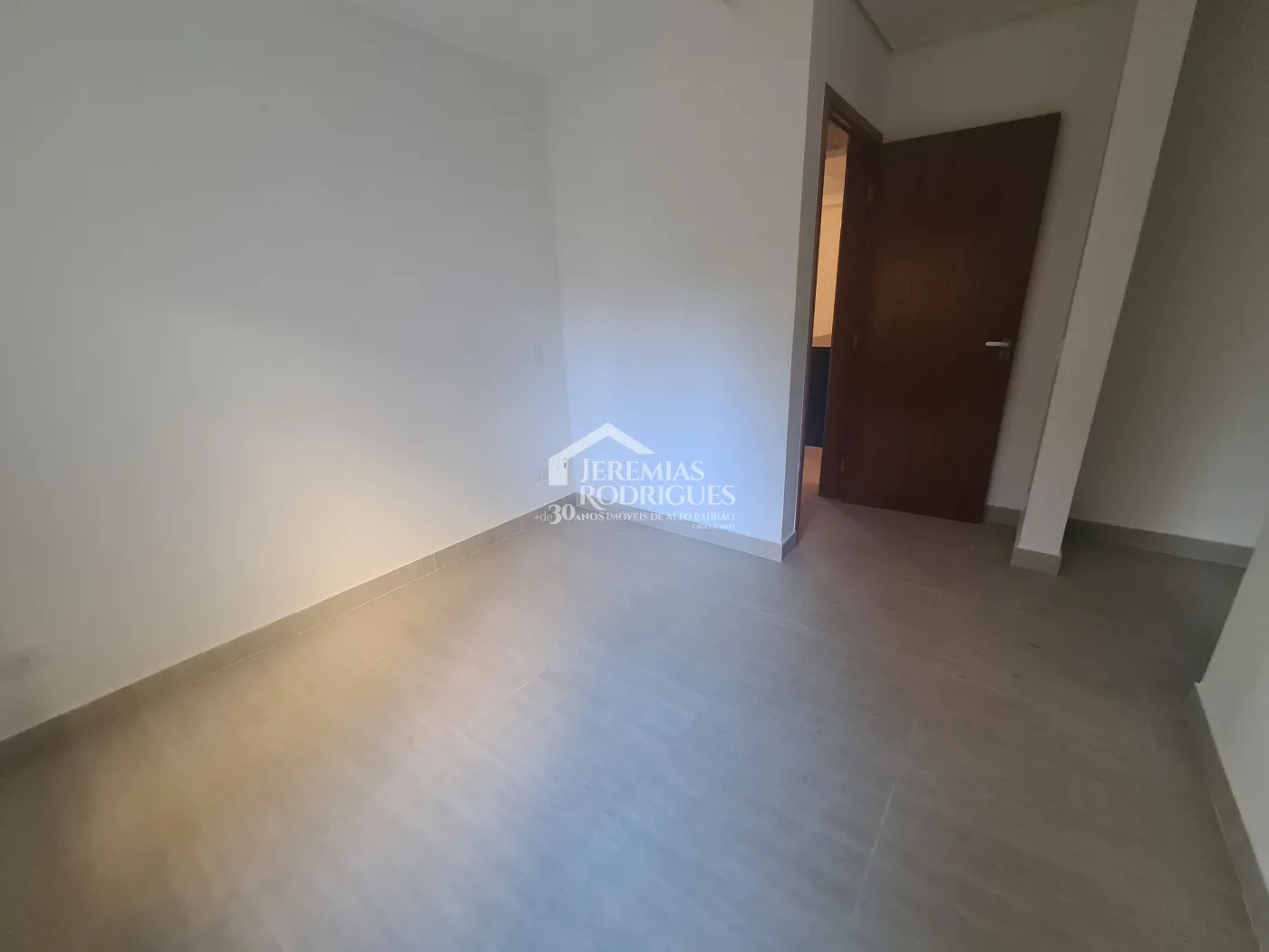 Apartamento para venda com 3 dormitórios no Condomínio Vila Americana em Campos do Jordão/SP