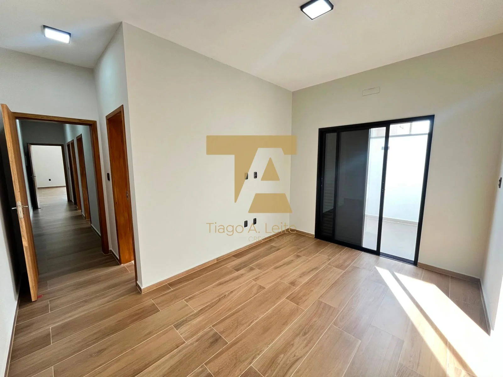 Casa nova térrea no Condomínio Laguna, Pindamonhangaba. São 150m² de área construída, 3 dorms (1 suíte) e área gourmet