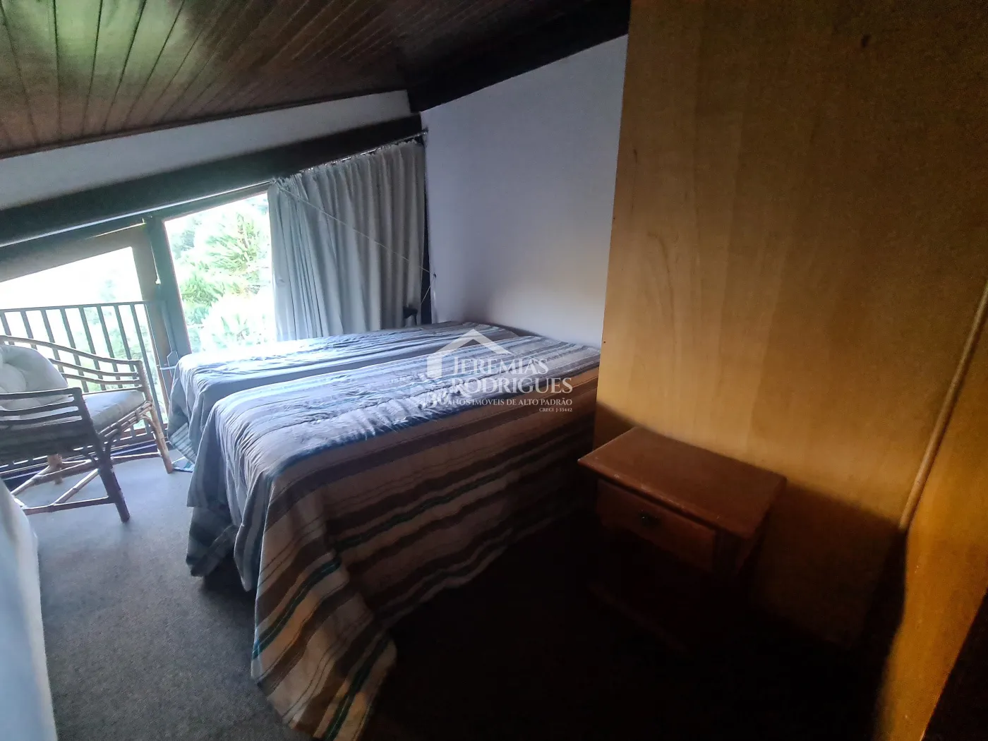 Casa à venda com 6 suítes no Condomínio Jardim Véu da Noiva em Campos do Jordão/SP