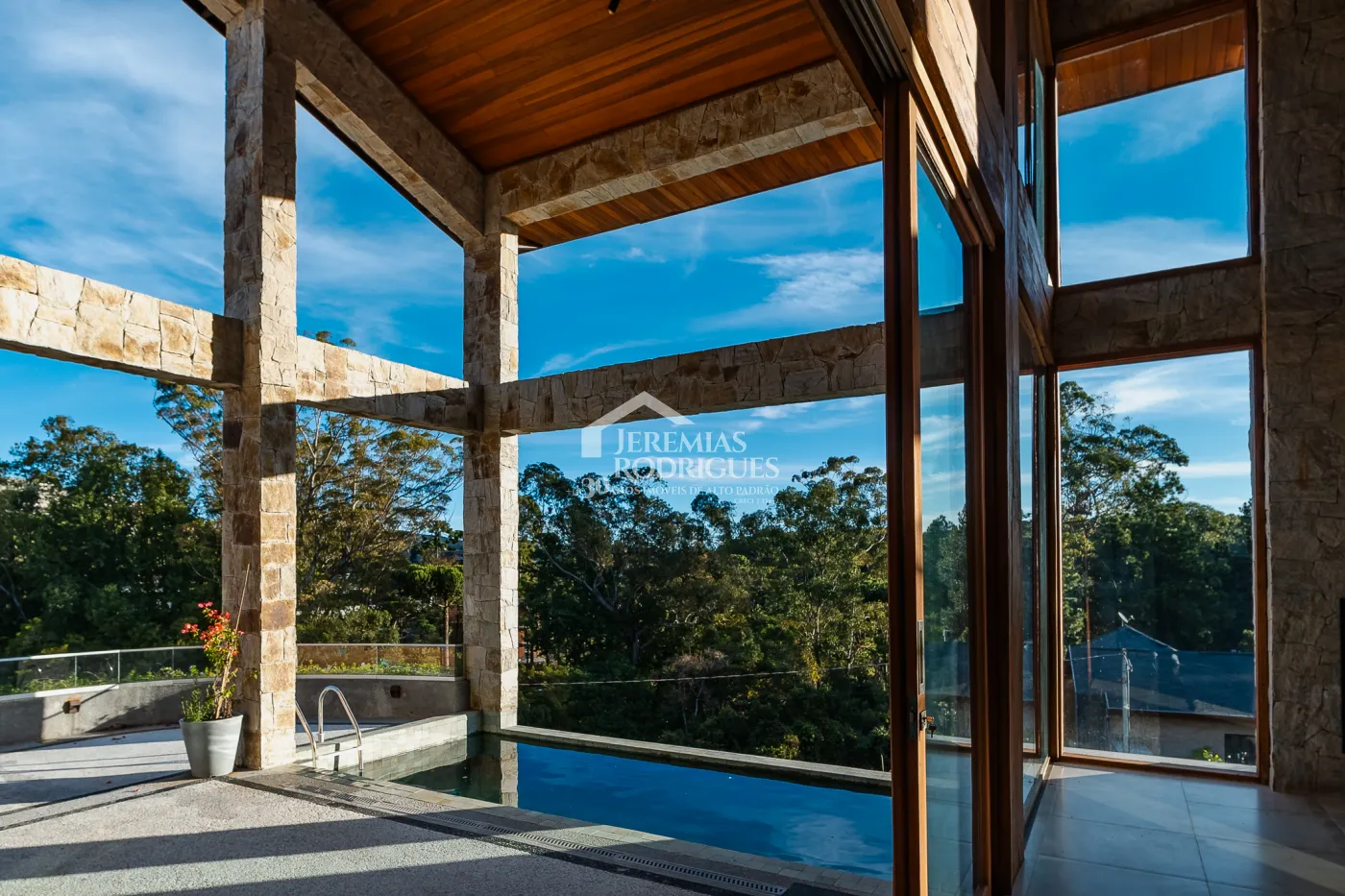 Casa com 4 suítes no condomínio Reserva Figueiredo em Campos do Jordão/SP