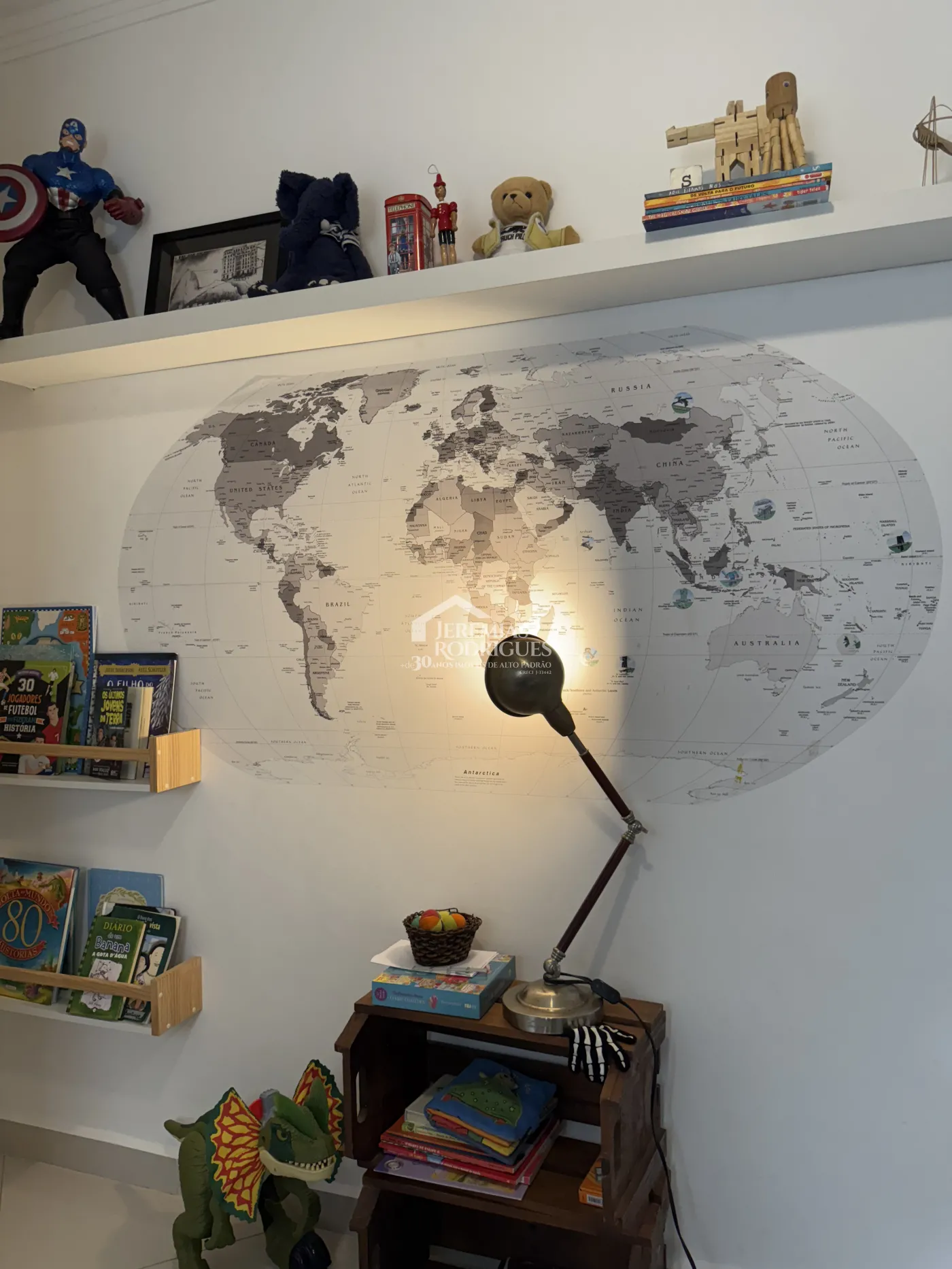 Casa à venda com 3 suítes no Condomínio Real Ville em Pindamonhangaba/SP.