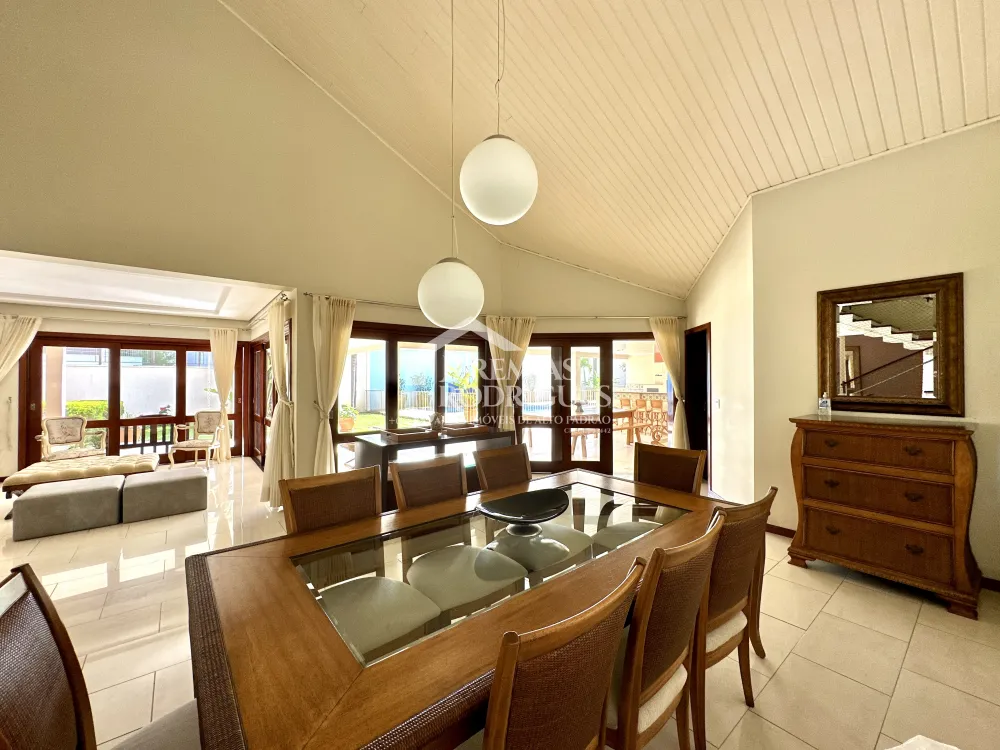 Casa com 4 quartos, 617 m² - Condomínio Taubaté Village - Taubaté/SP