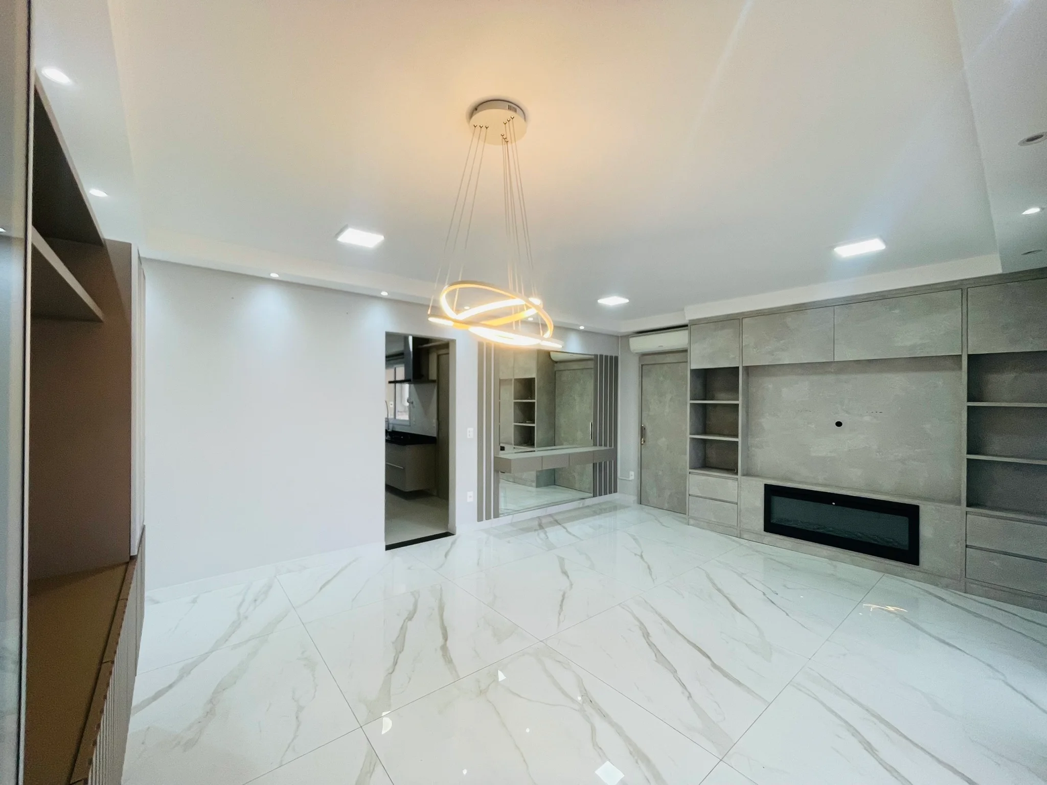 Apartamento à venda com 3 suítes no Condomínio Gran Terrace em Taubaté/SP. 