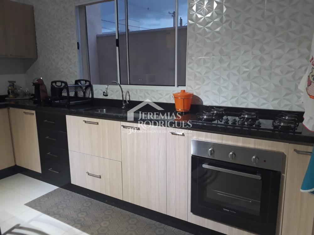 Casa à venda com 3 dormitórios no Condomínio Moema Ville em Pindamonhangaba/SP