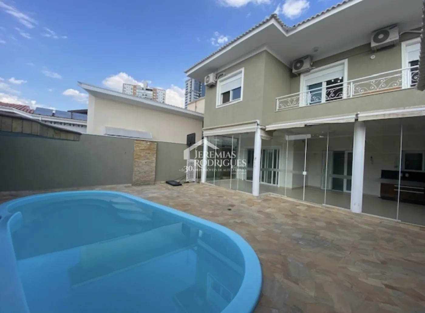 Sobrado com 5 dormitórios, 300 m² - Condomínio Taubaté Village - Taubaté/SP