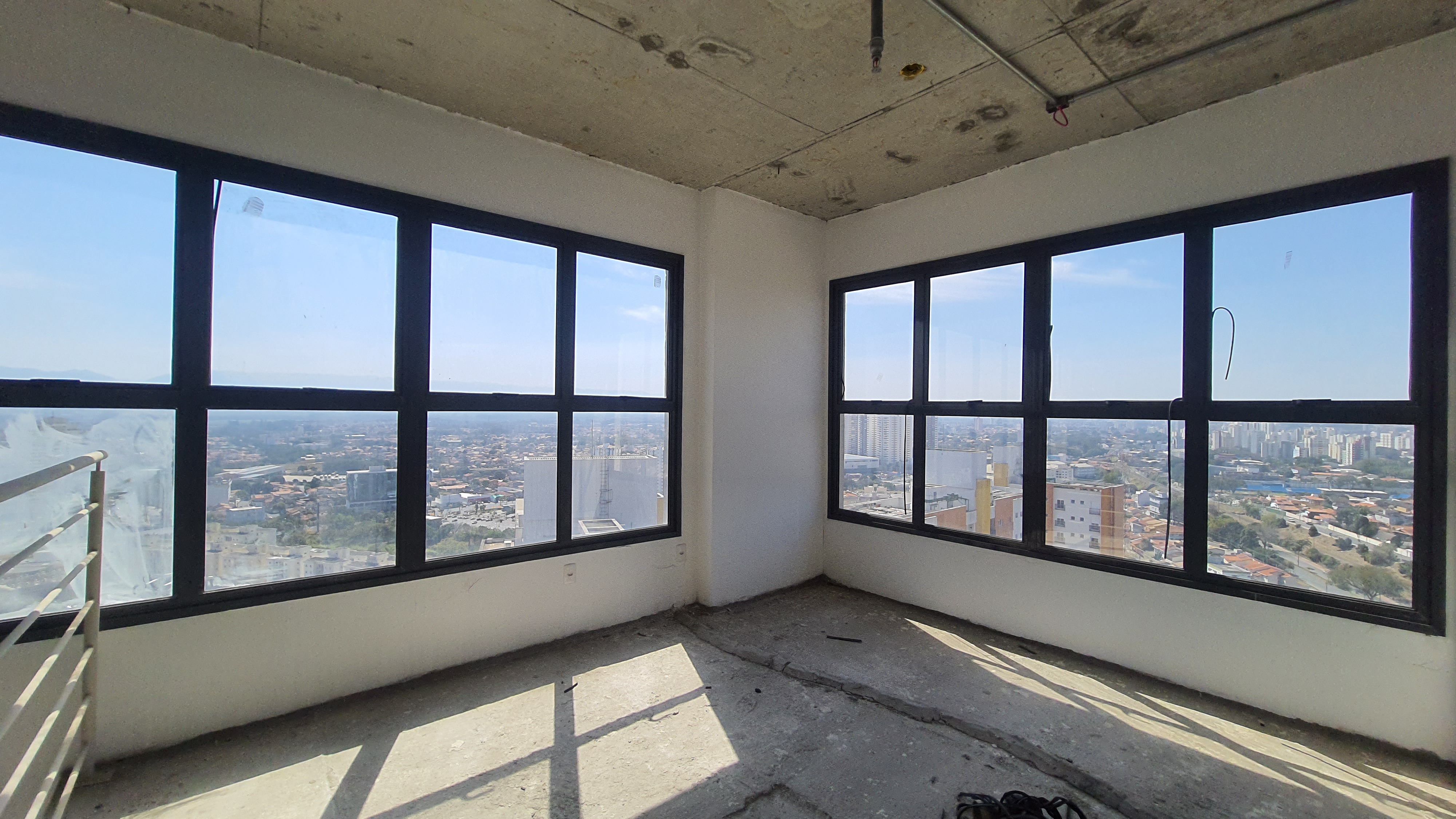 Sala comercial duplex à venda, 144 m² no Edifício The One Office Tower em Taubaté/SP.