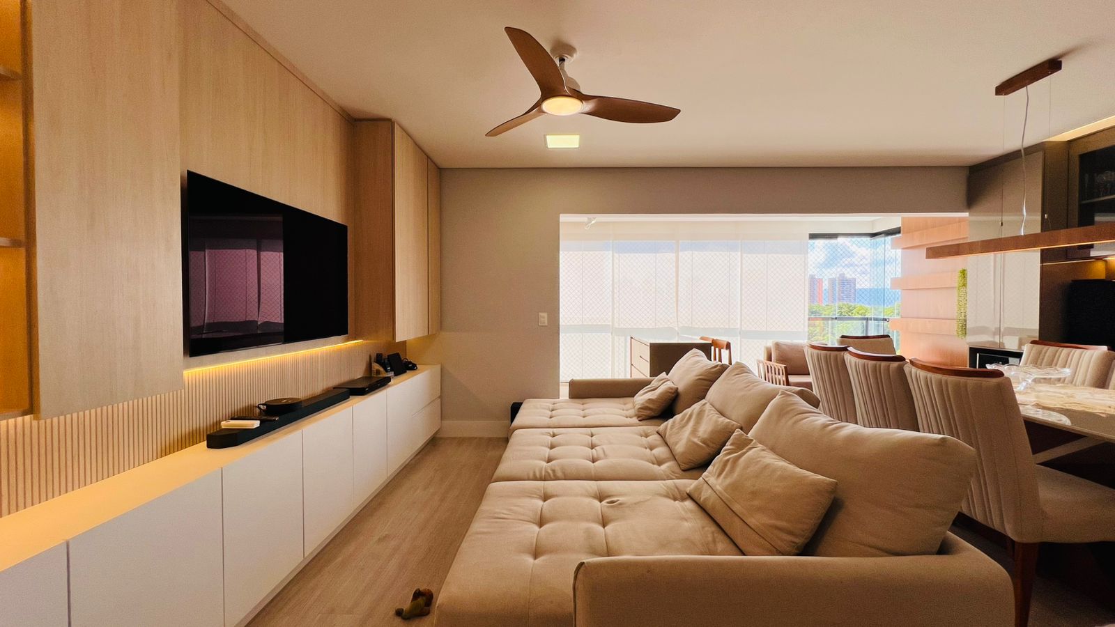 Apartamento à venda com 3 dormitórios, 109 m² no Condomínio Lucca em Taubaté/SP.