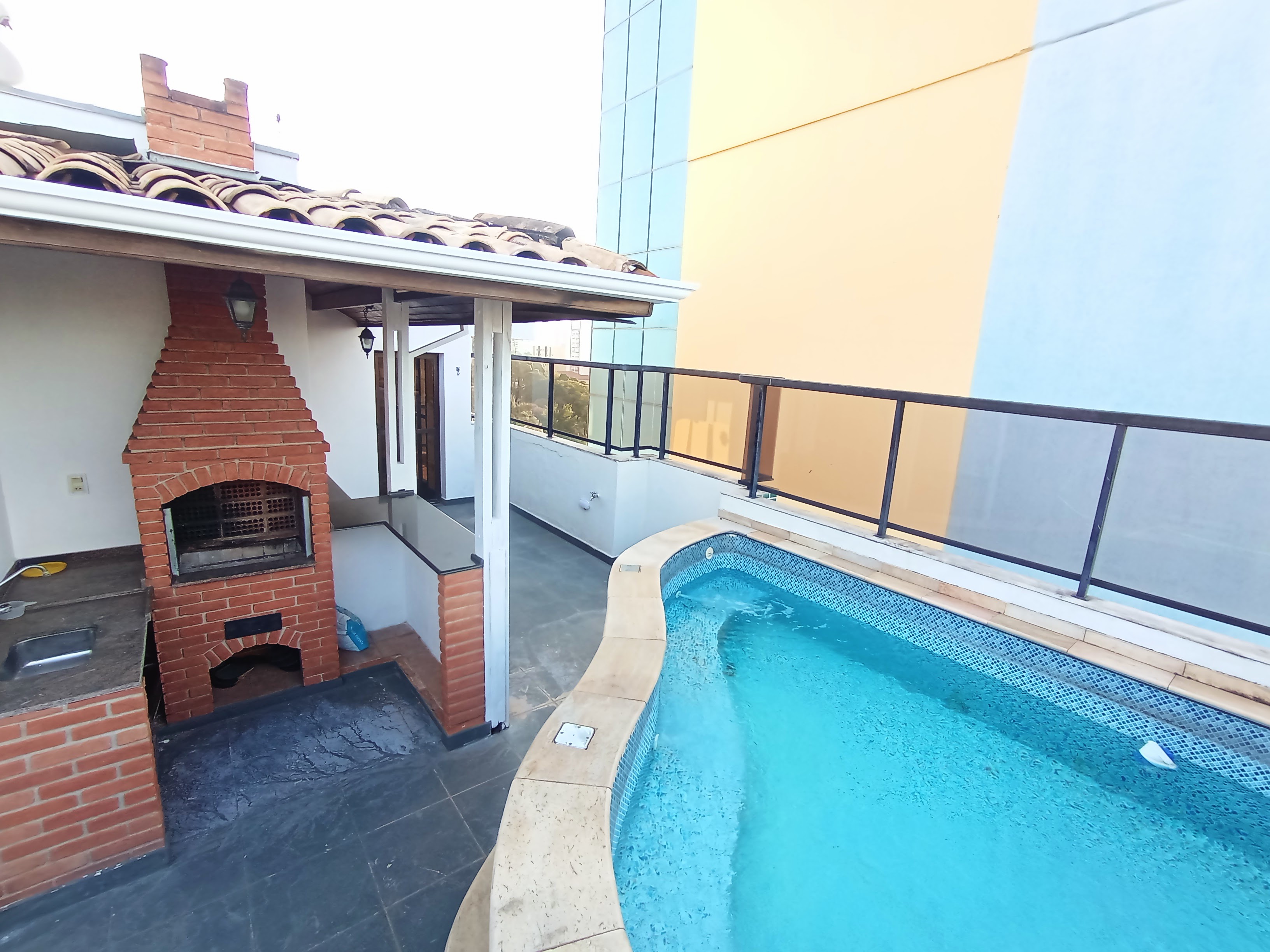 Cobertura à venda com 3 dormitórios, 125 m² no Edifício Michel Abud em Taubaté/SP.