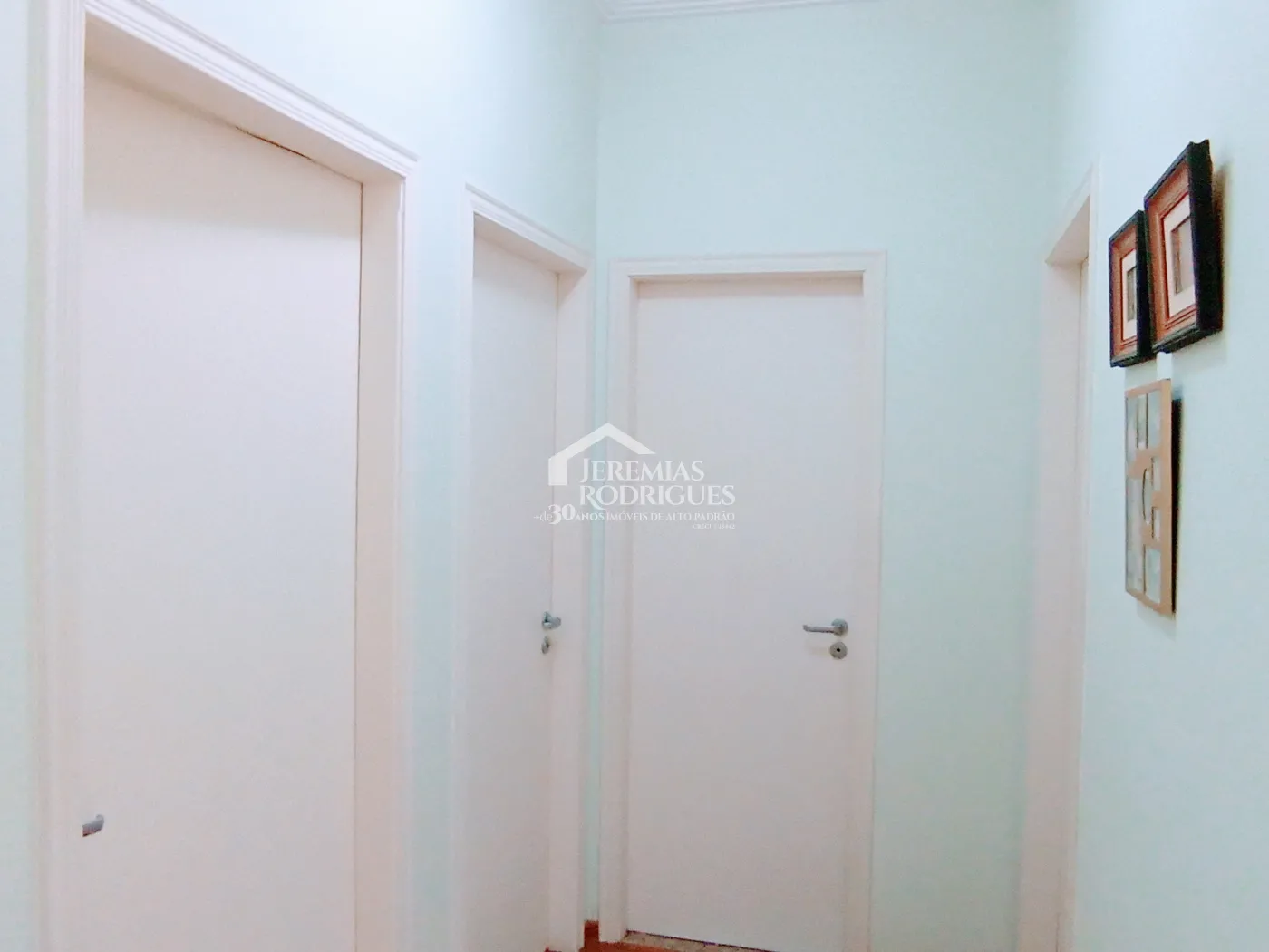 Casa à venda com 4 dormitórios no Condomínio Village Paineiras em Pindamonhangaba/SP