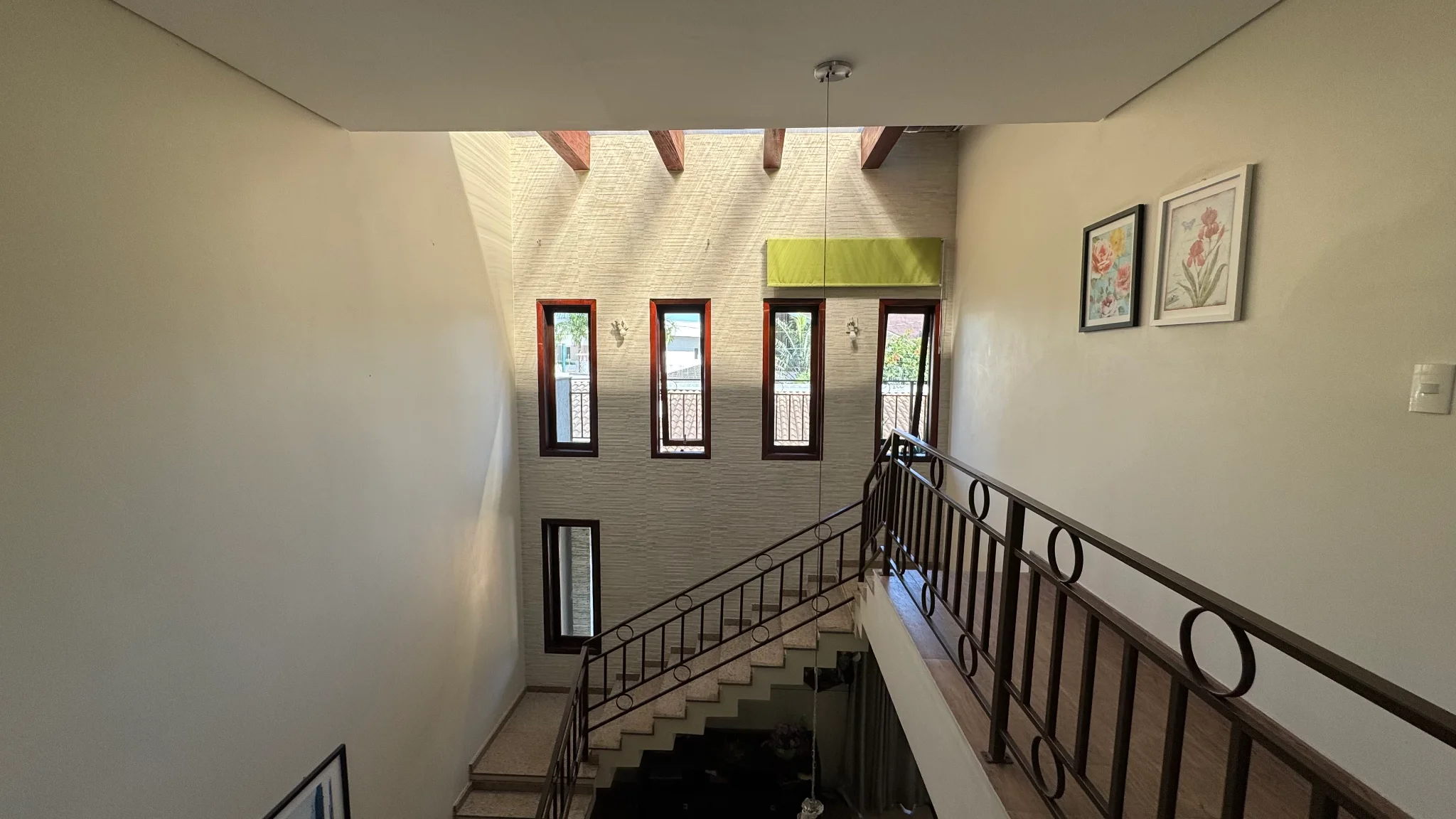 Casa e terreno á venda no Condomínio Campos do Conde III em Tremembé/SP.