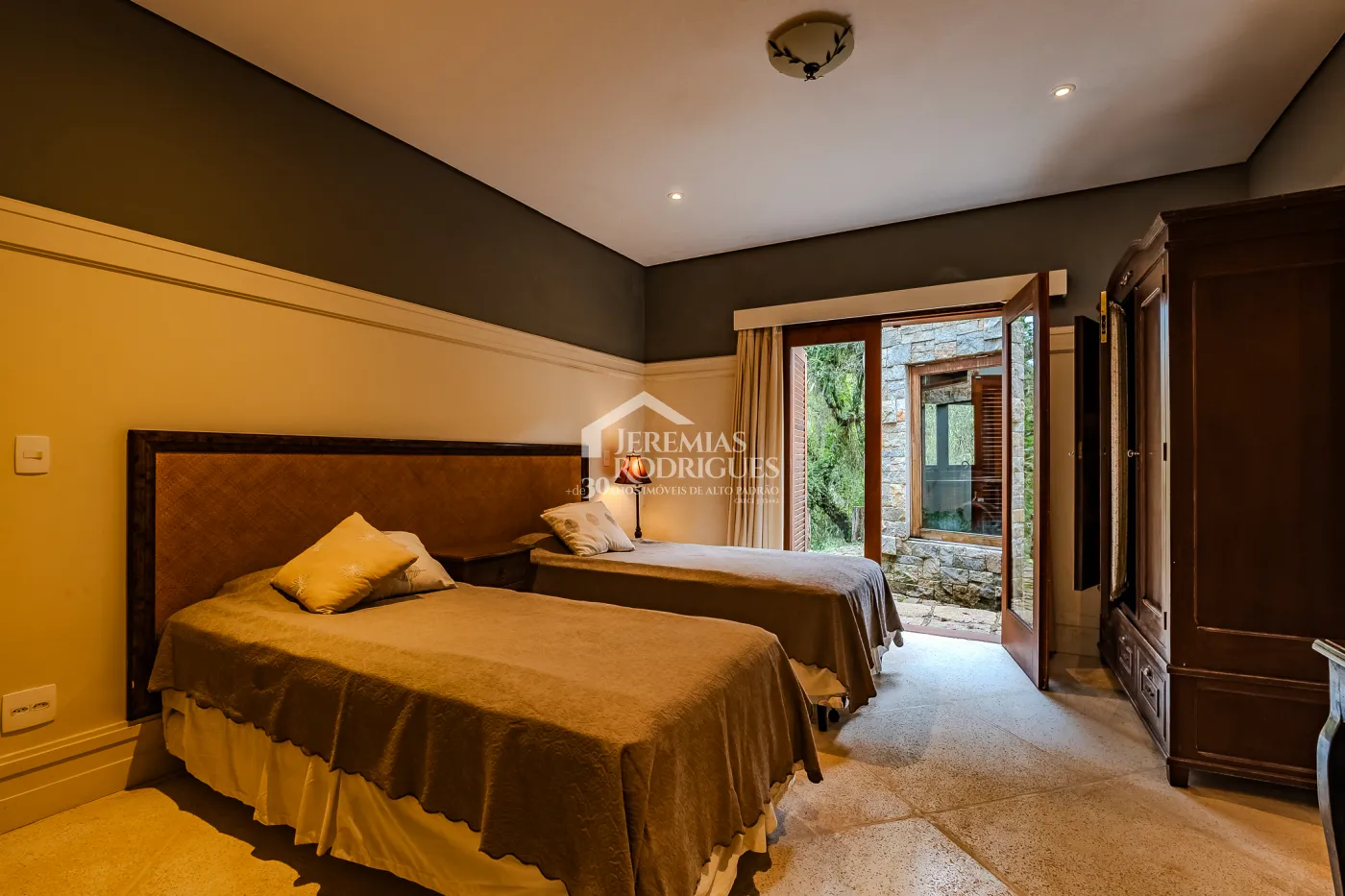 Casa para venda com 5 suítes no Condomínio Villandry em Campos do Jordão/SP