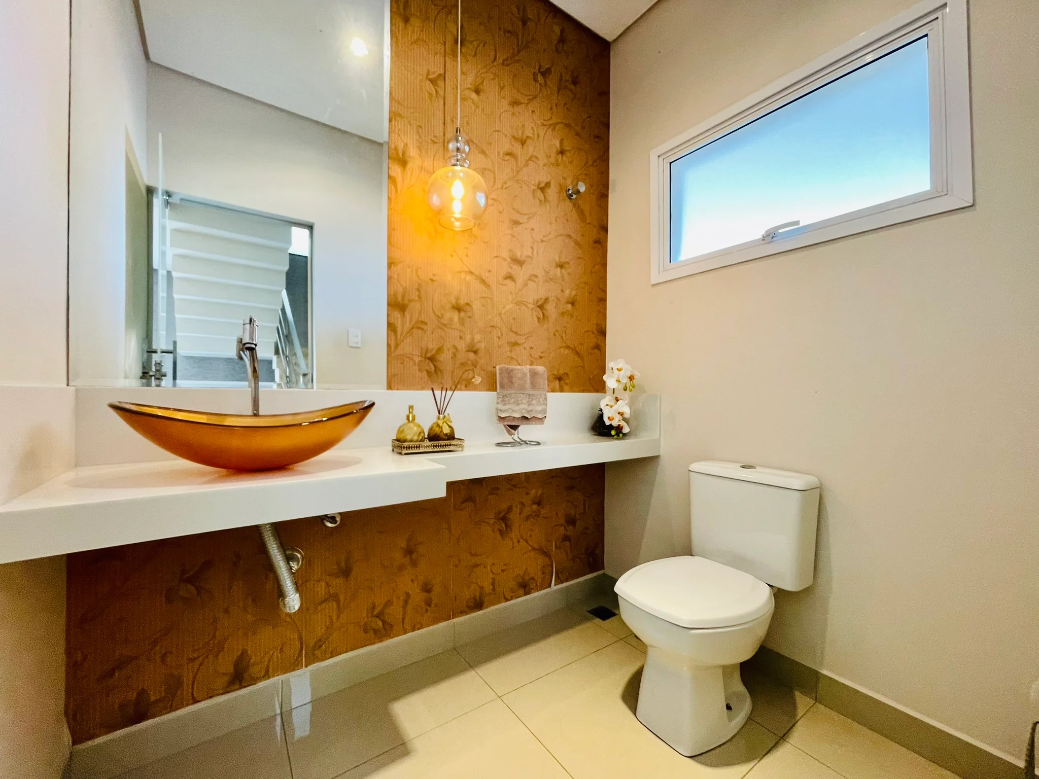 Casa à venda com 3 dormitórios no Condomínio Parque das Araucárias em Tremembé/SP. 