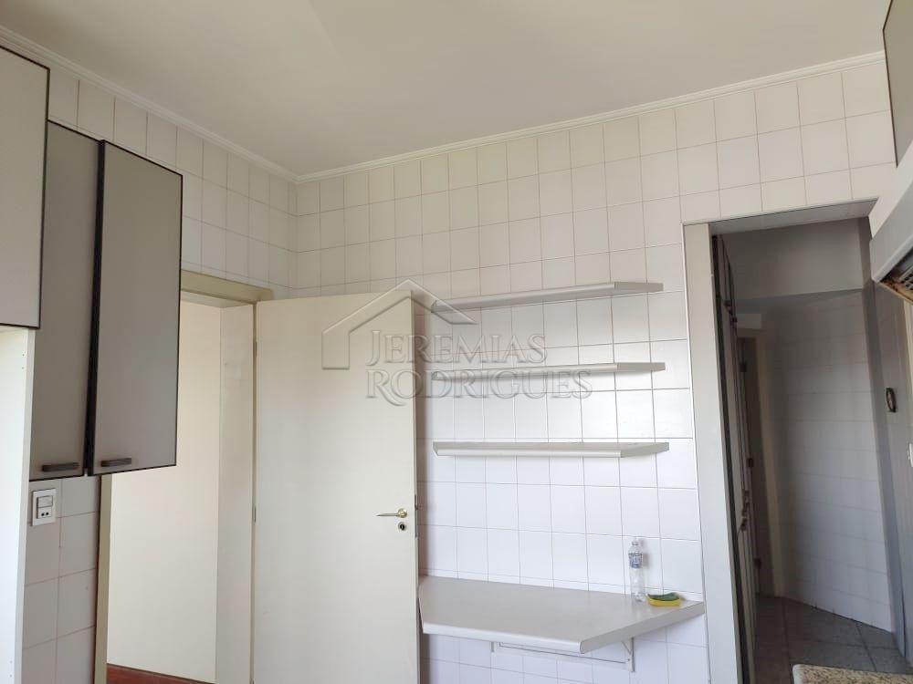 Apartamento para locação com 3 dormitórios, 256 m² no Edifício Plaza Alta em Taubaté/SP.
