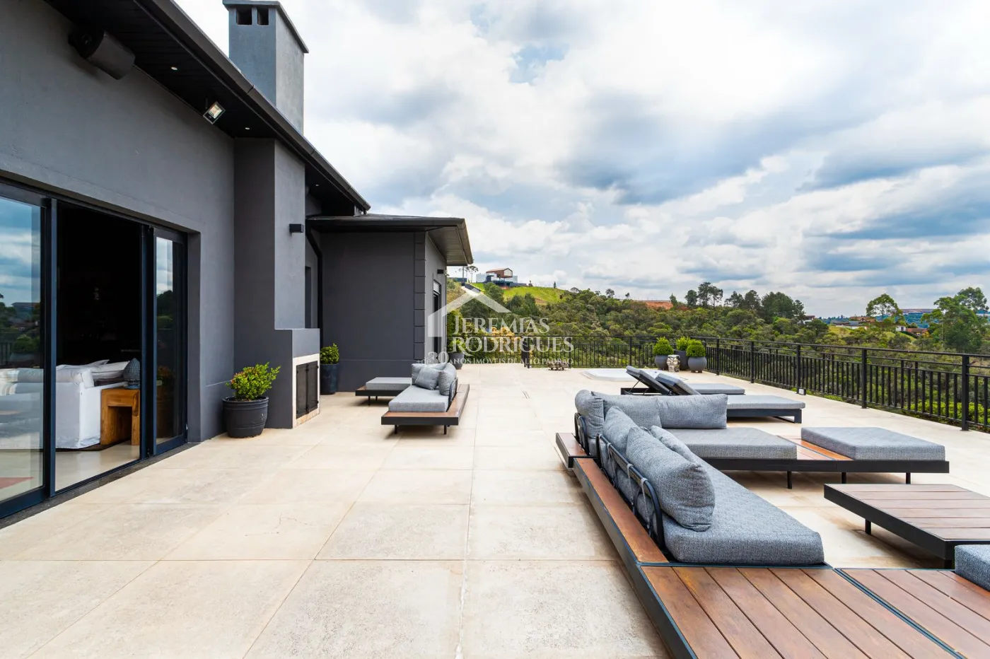 Casa para venda com 5 dormitórios no Residencial Estrelas da Mantiqueira em Campos do Jordão/SP