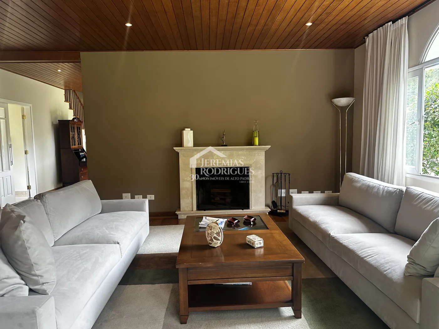 Casa à venda no Condomínio Vila Simonsen em Campos do Jordão/SP