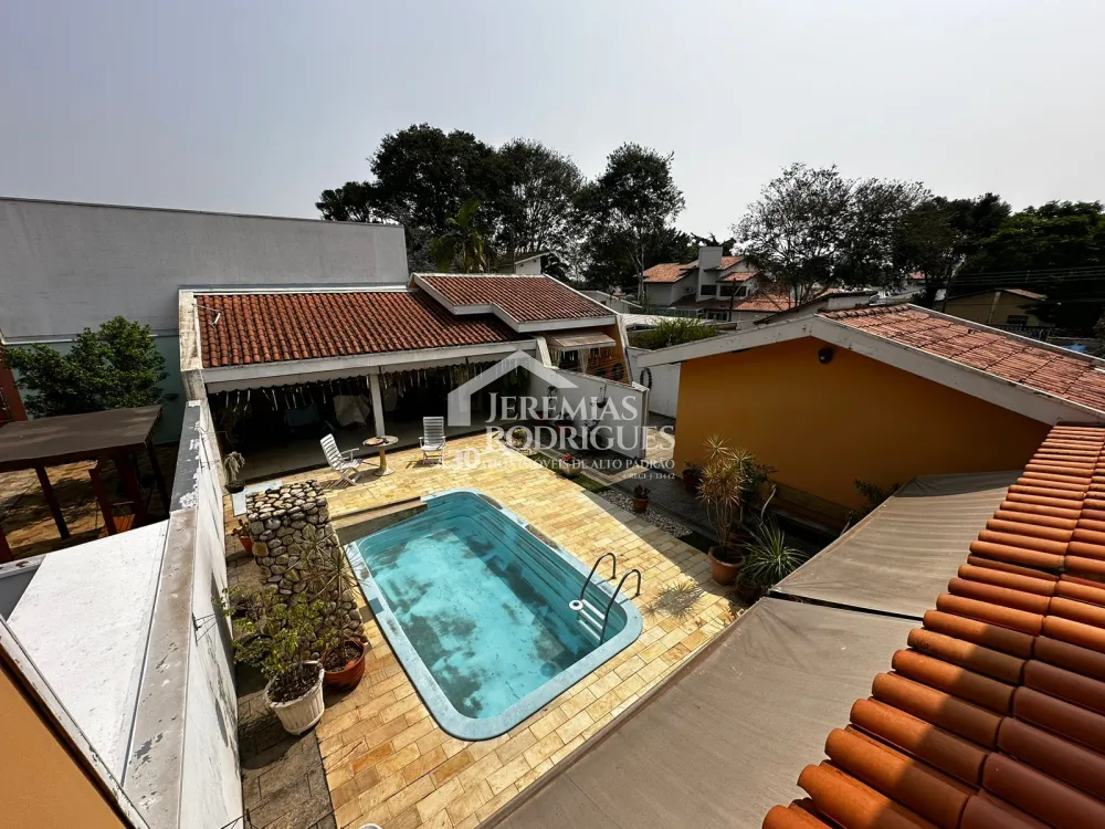 Casa à venda com 6 dormitórios no bairro Jardim das Nações em Taubaté/SP.