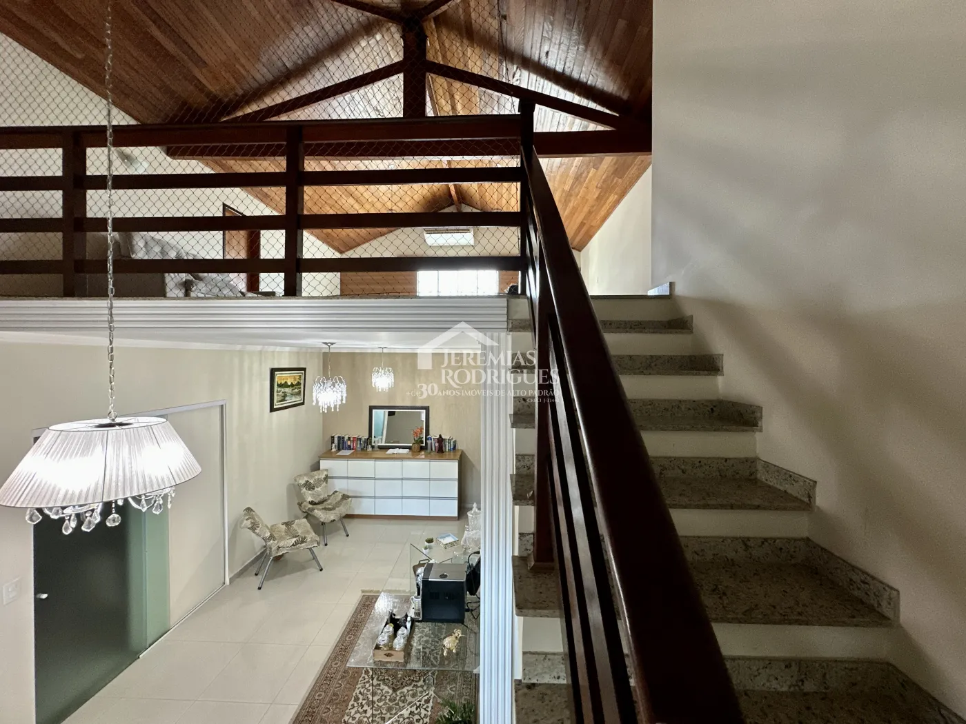 Casa comercial com 320 m² - Chácara Guizard - Taubaté/SP.