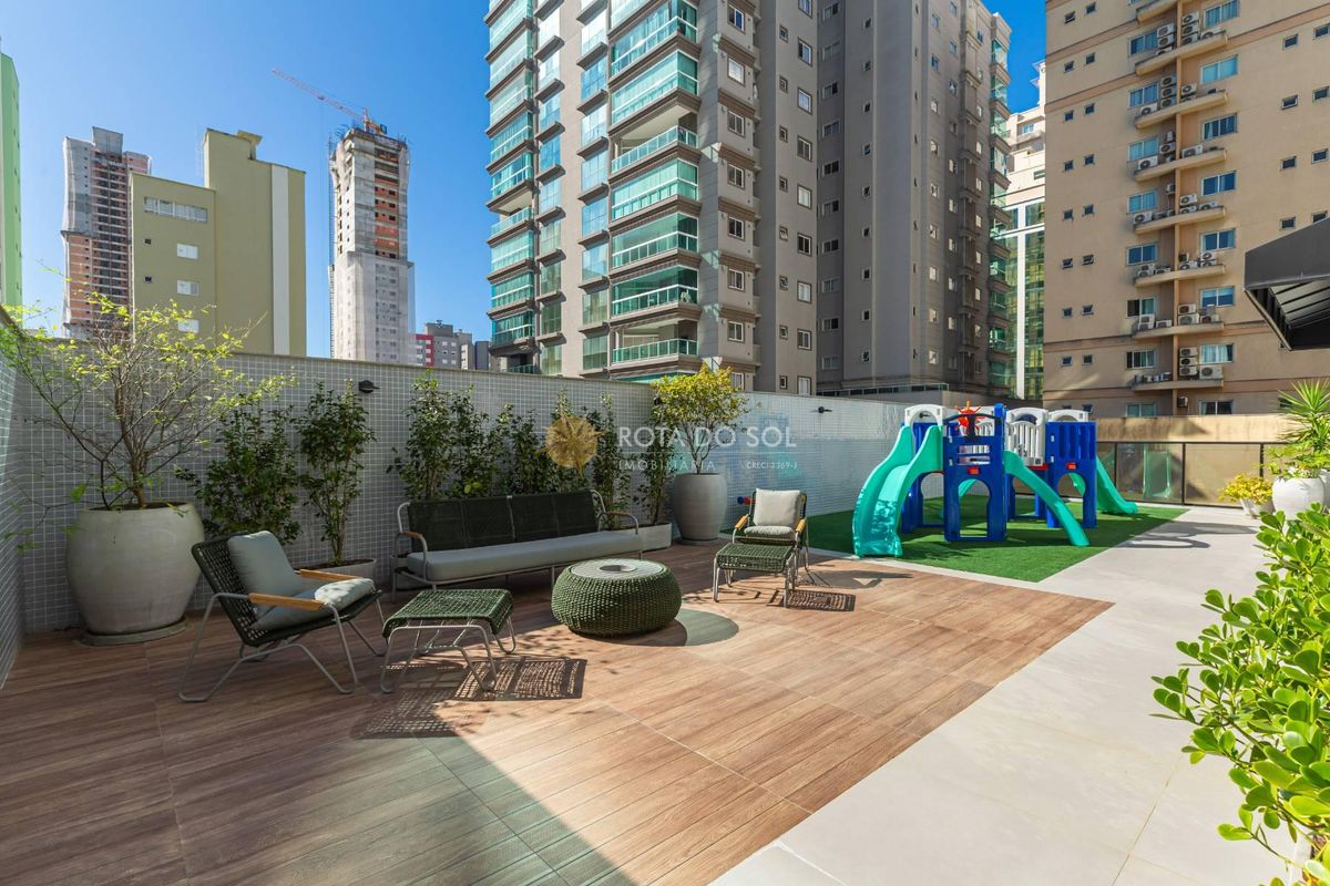 Residencial Villa Aurora Apartamento 3 Suítes e 2 Vagas em Meia Praia Itapema SC