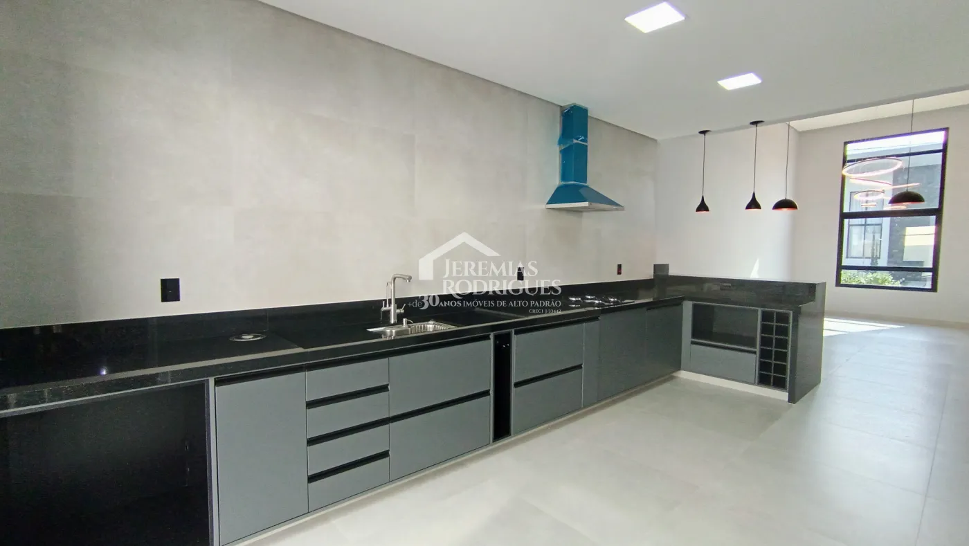 Casa à venda com 3 dormitórios no Condomínio Pérola do Vale em Tremembé/SP.