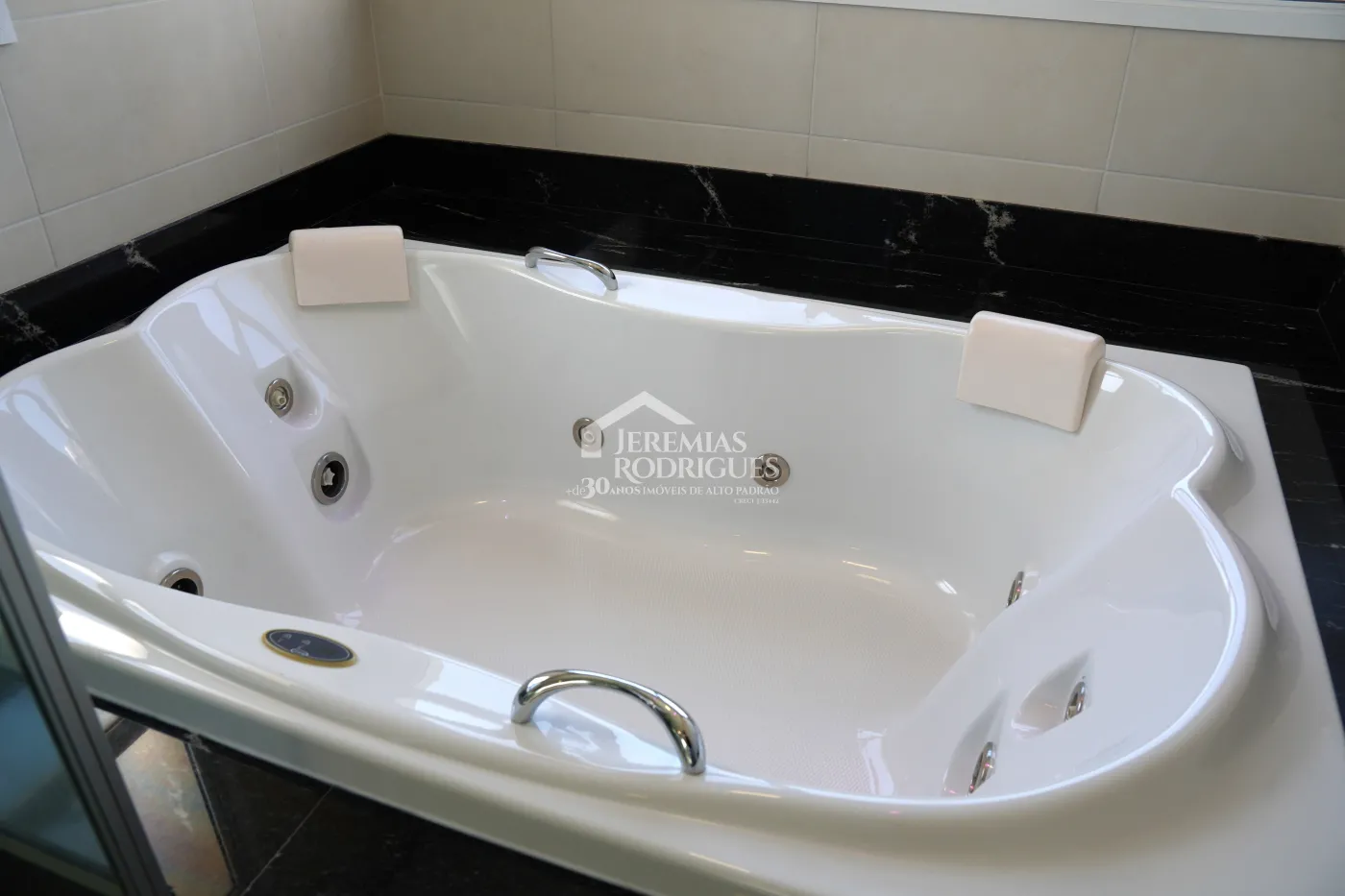 Apartamento com 4 suítes, 360 m² - Edifício Supreme Residence - Taubaté/SP