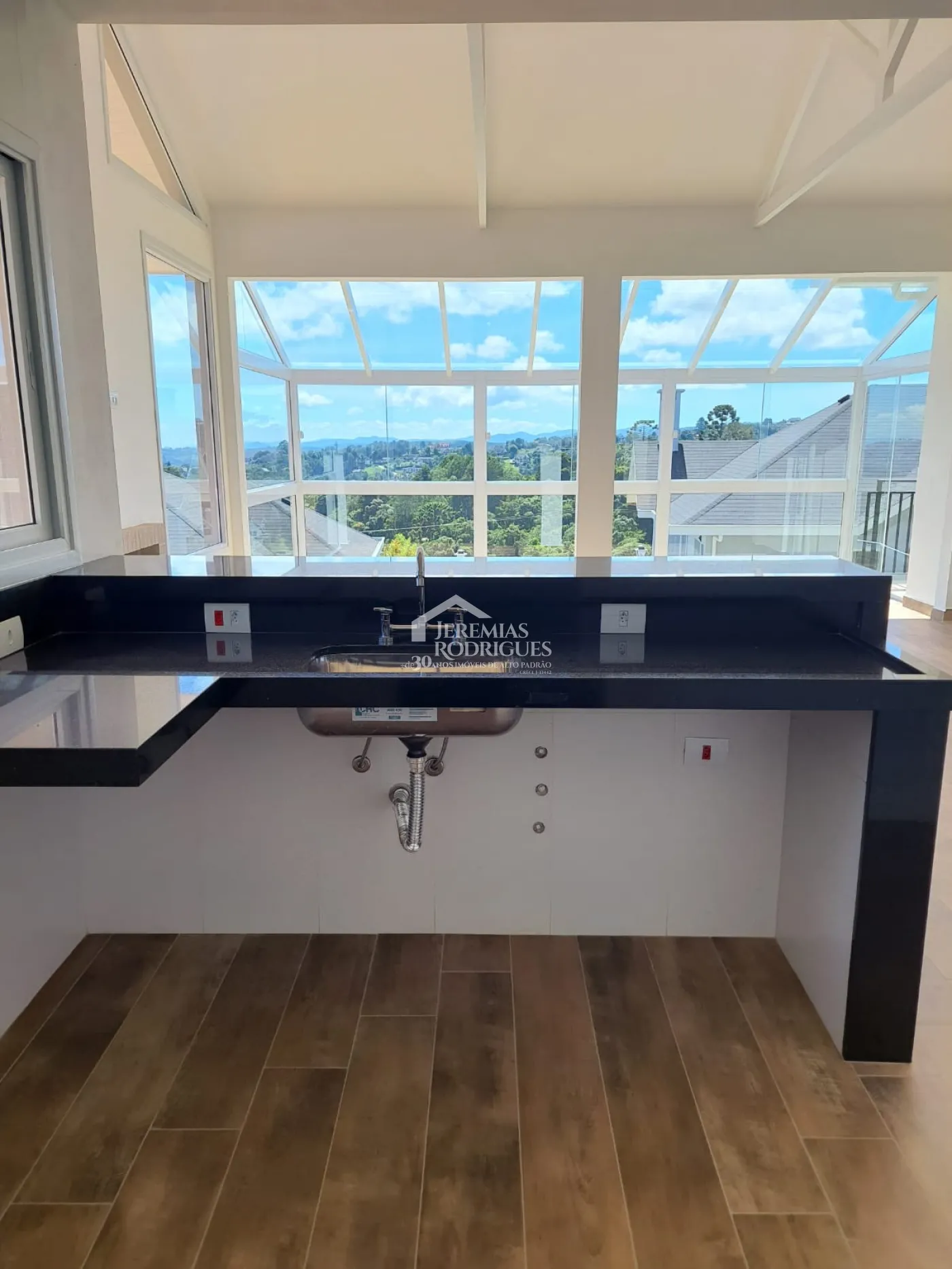 Casa com 3 suítes, 176 m² - Condomínio Sorenberg - Campos do Jordão/SP