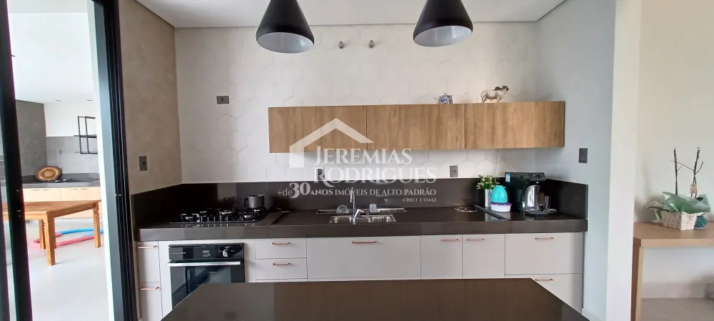 Casa com 3 suítes para venda e locação, com 245 m² no Condomínio Village Splendore em Pindamonhangaba/SP