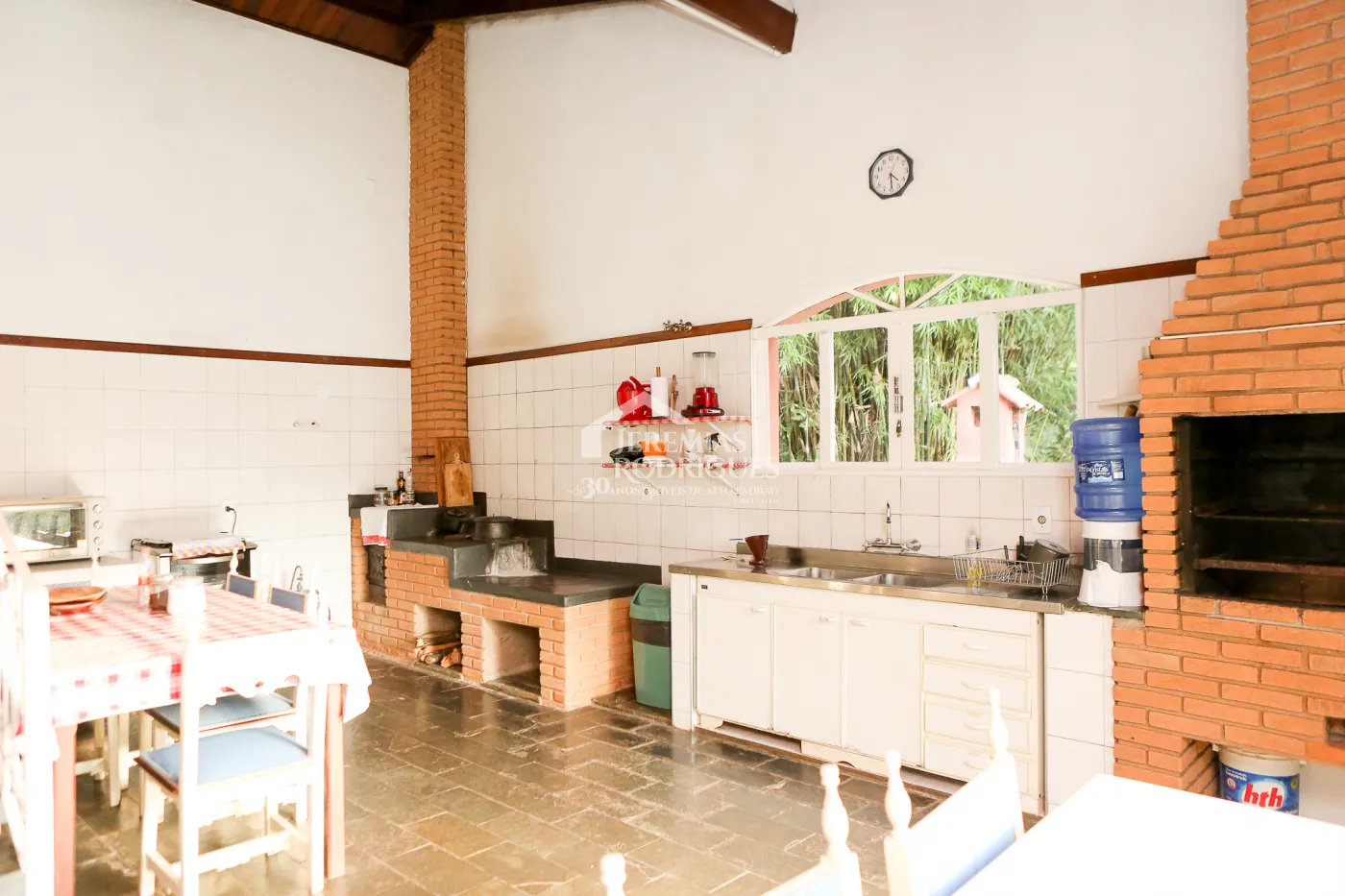 Chácara à venda no bairro do Sapucaí, em Sapucaí-Mirim/MG.