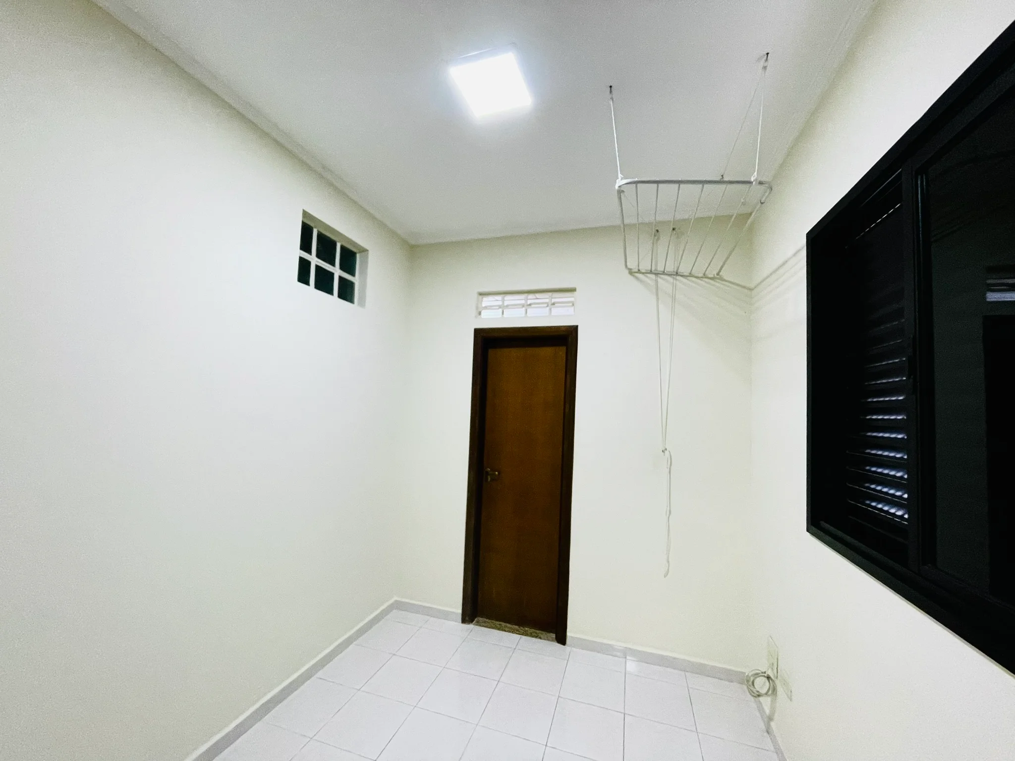 Apartamento para venda com 5 dormitórios no Edifício Olimpia em Taubaté/SP. 